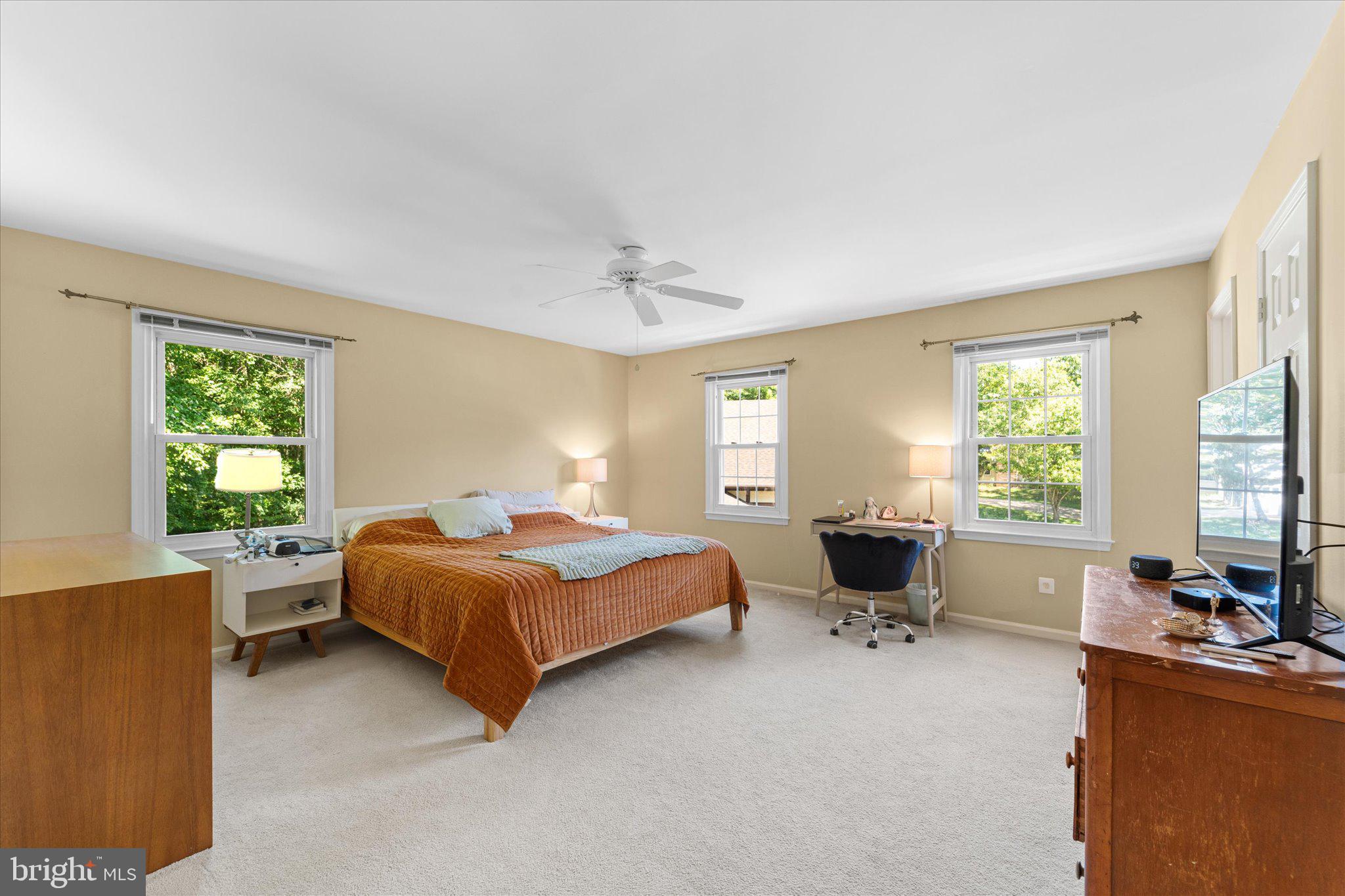 LONGWOOD KNOLLS - Residential Lease