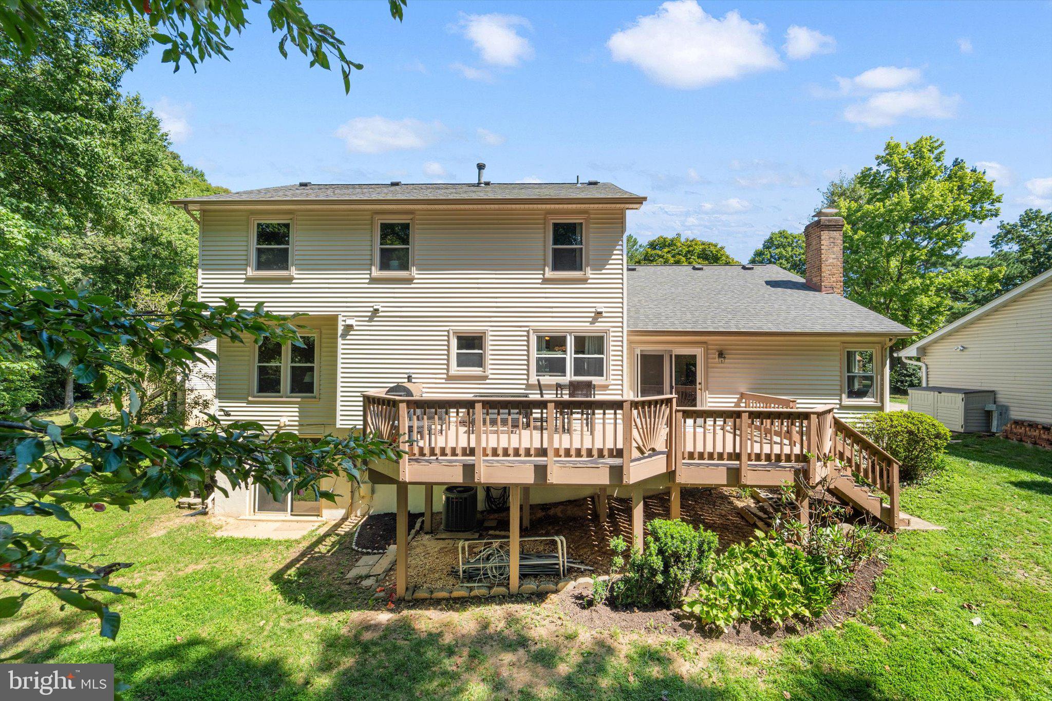 LONGWOOD KNOLLS - Residential Lease