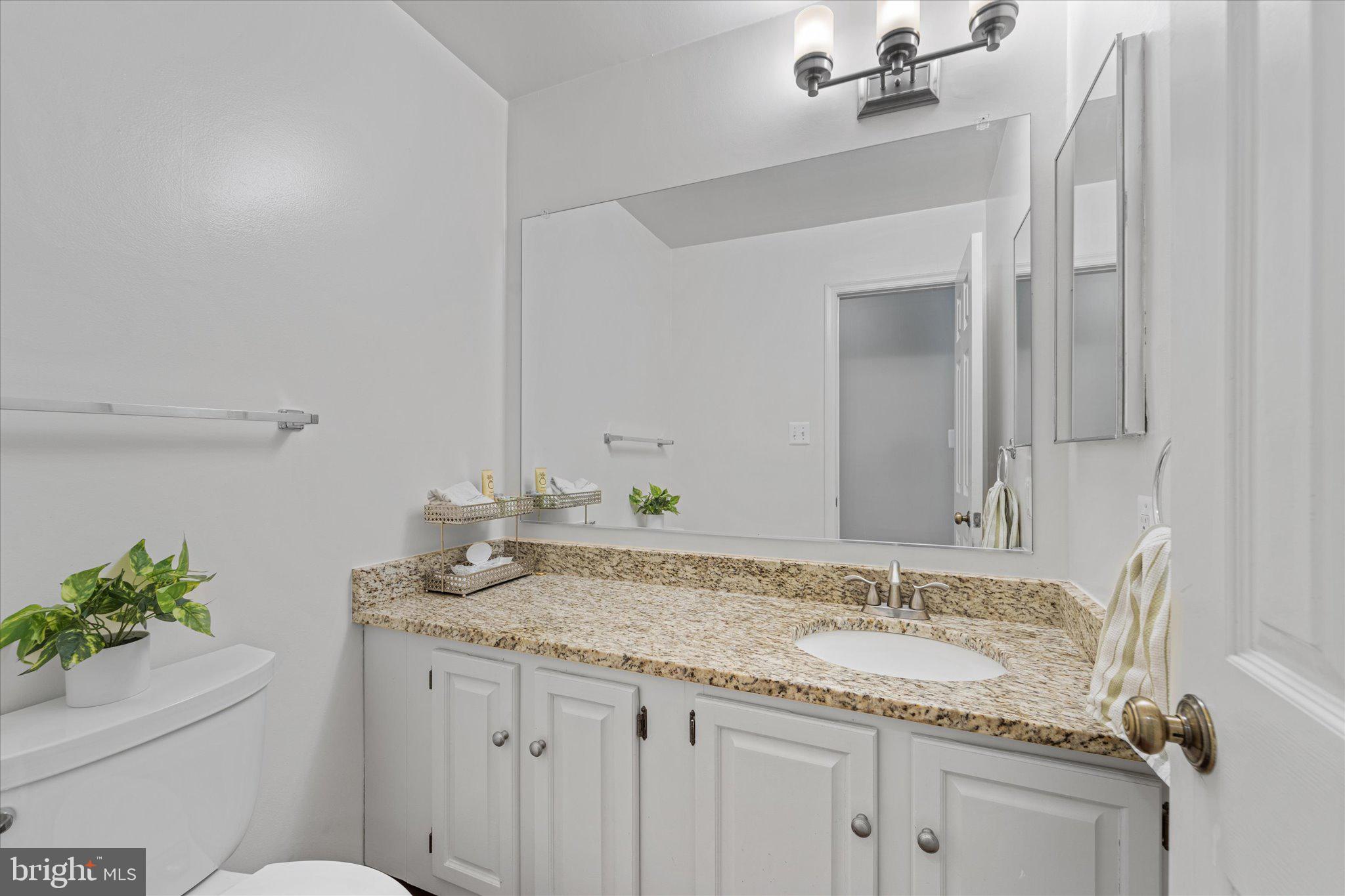 LONGWOOD KNOLLS - Residential Lease