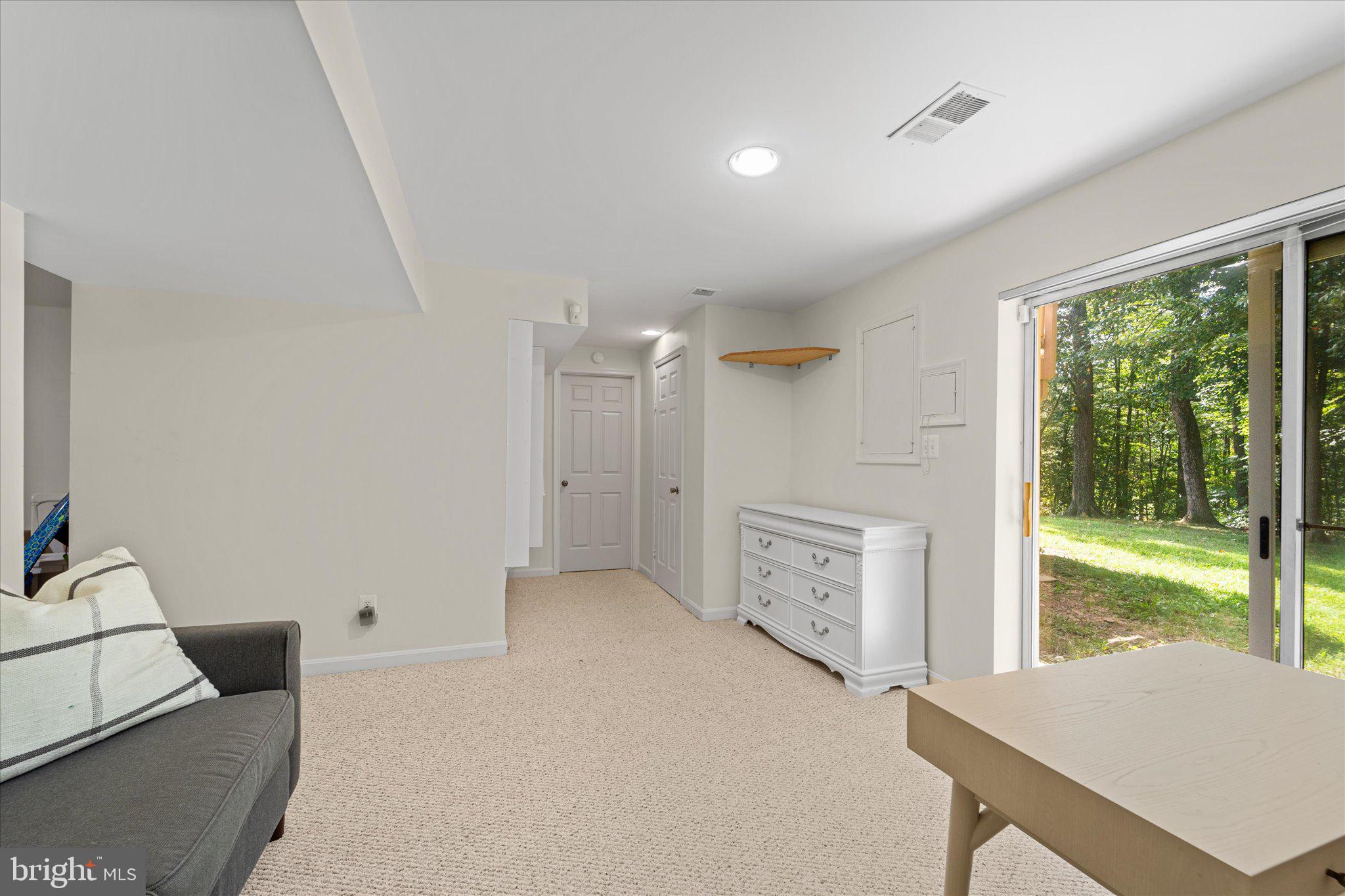 LONGWOOD KNOLLS - Residential Lease