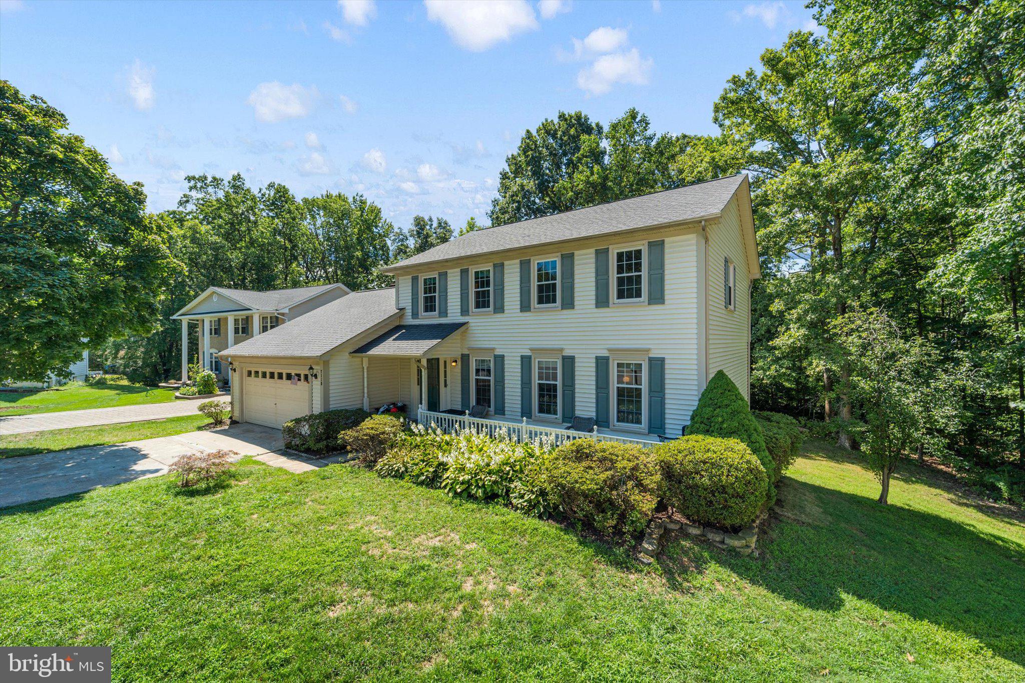 LONGWOOD KNOLLS - Residential Lease