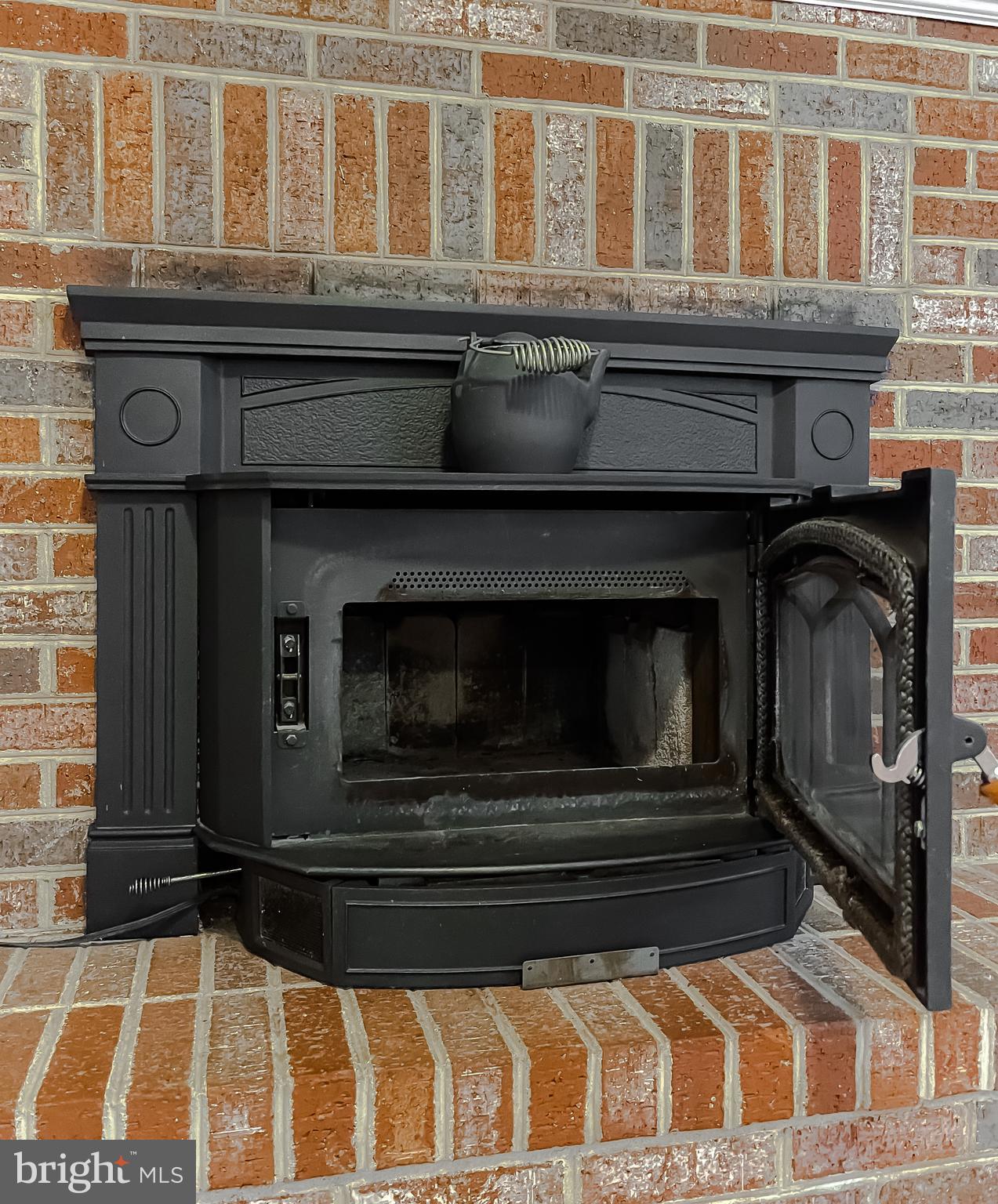 ESPERANZA FARMS - Residential Lease