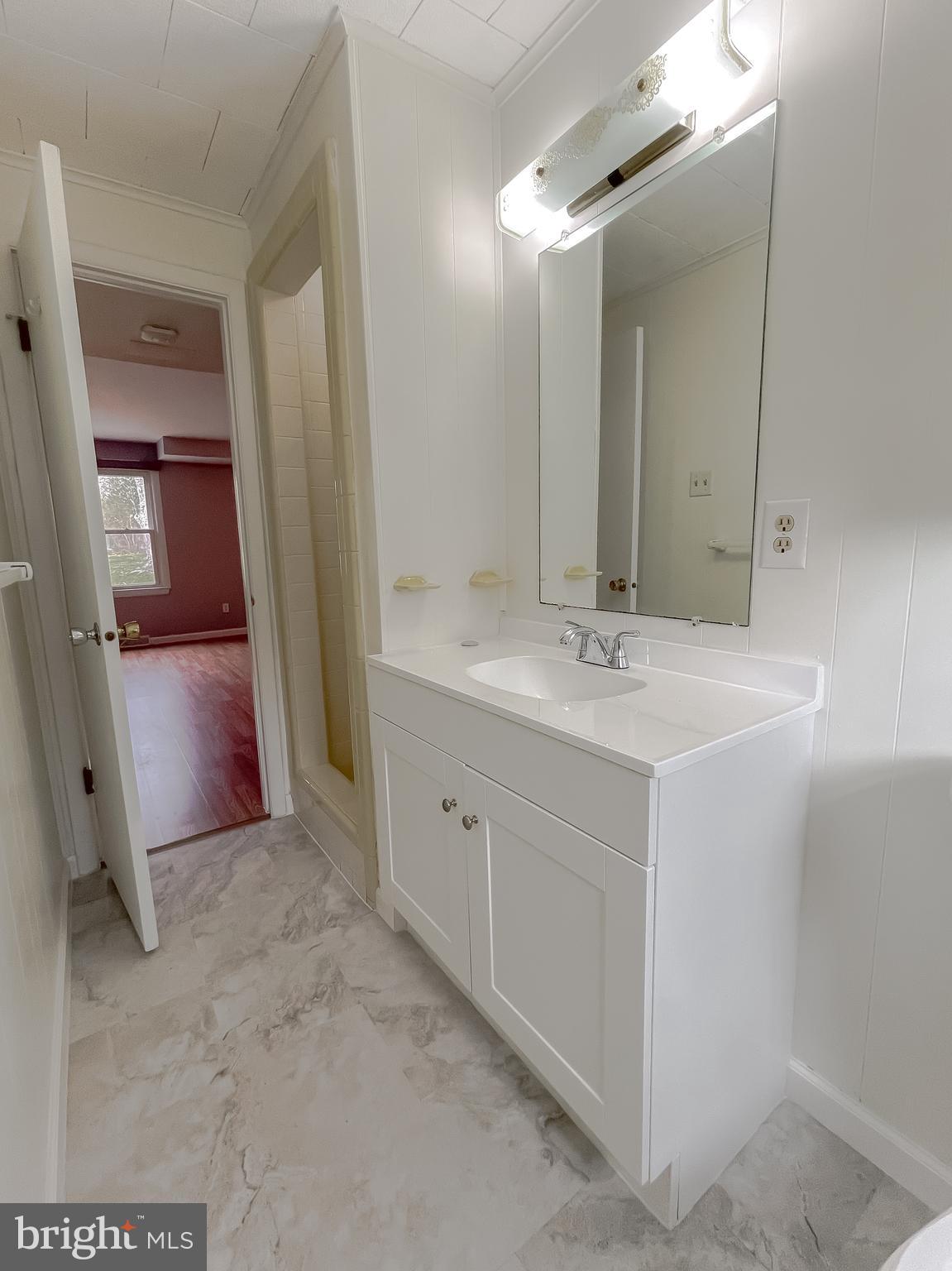 ESPERANZA FARMS - Residential Lease