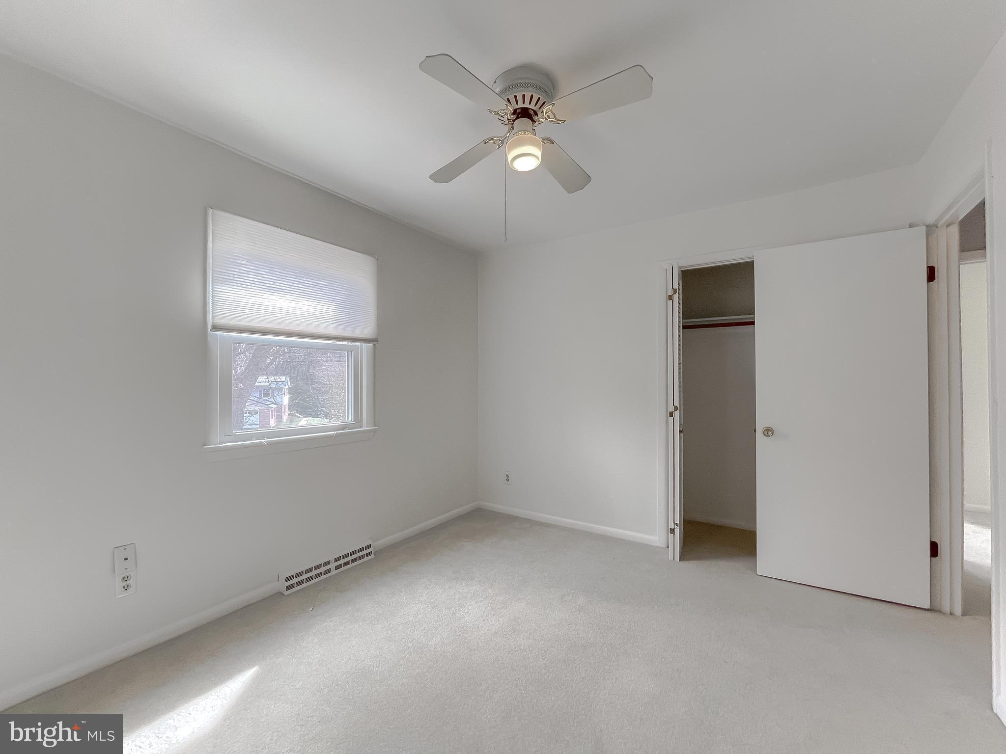 ESPERANZA FARMS - Residential Lease