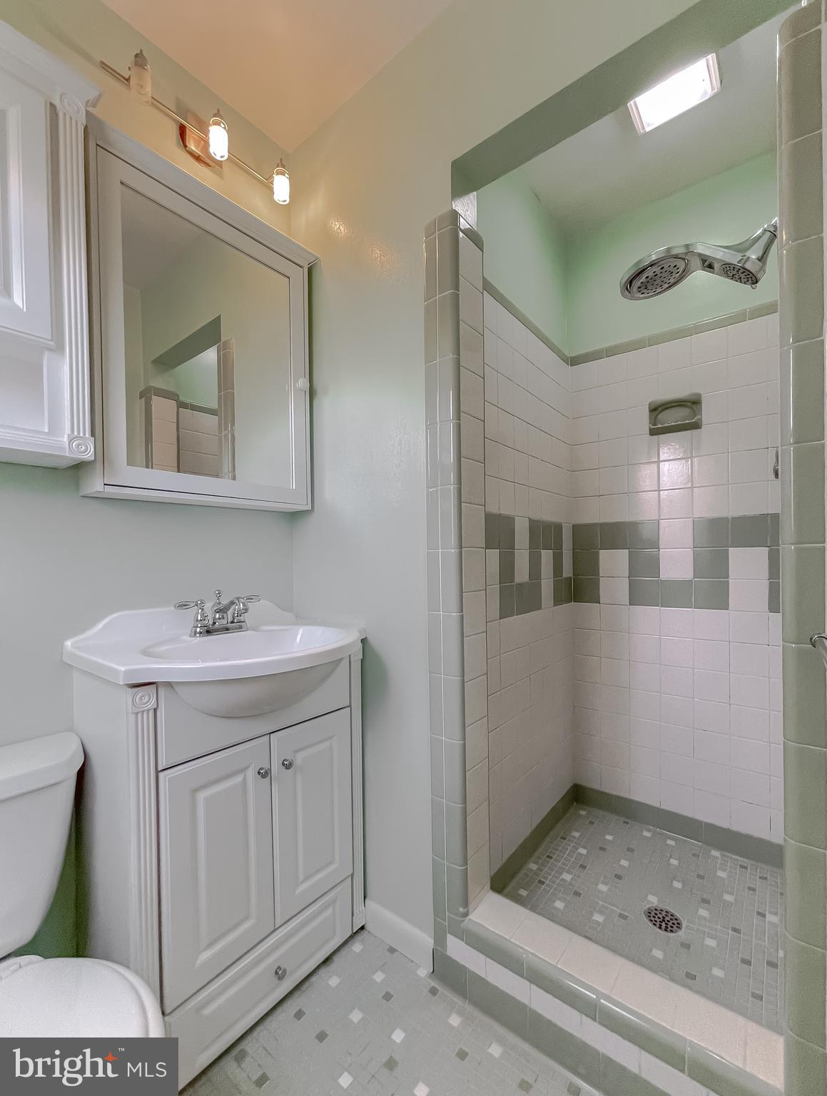 ESPERANZA FARMS - Residential Lease