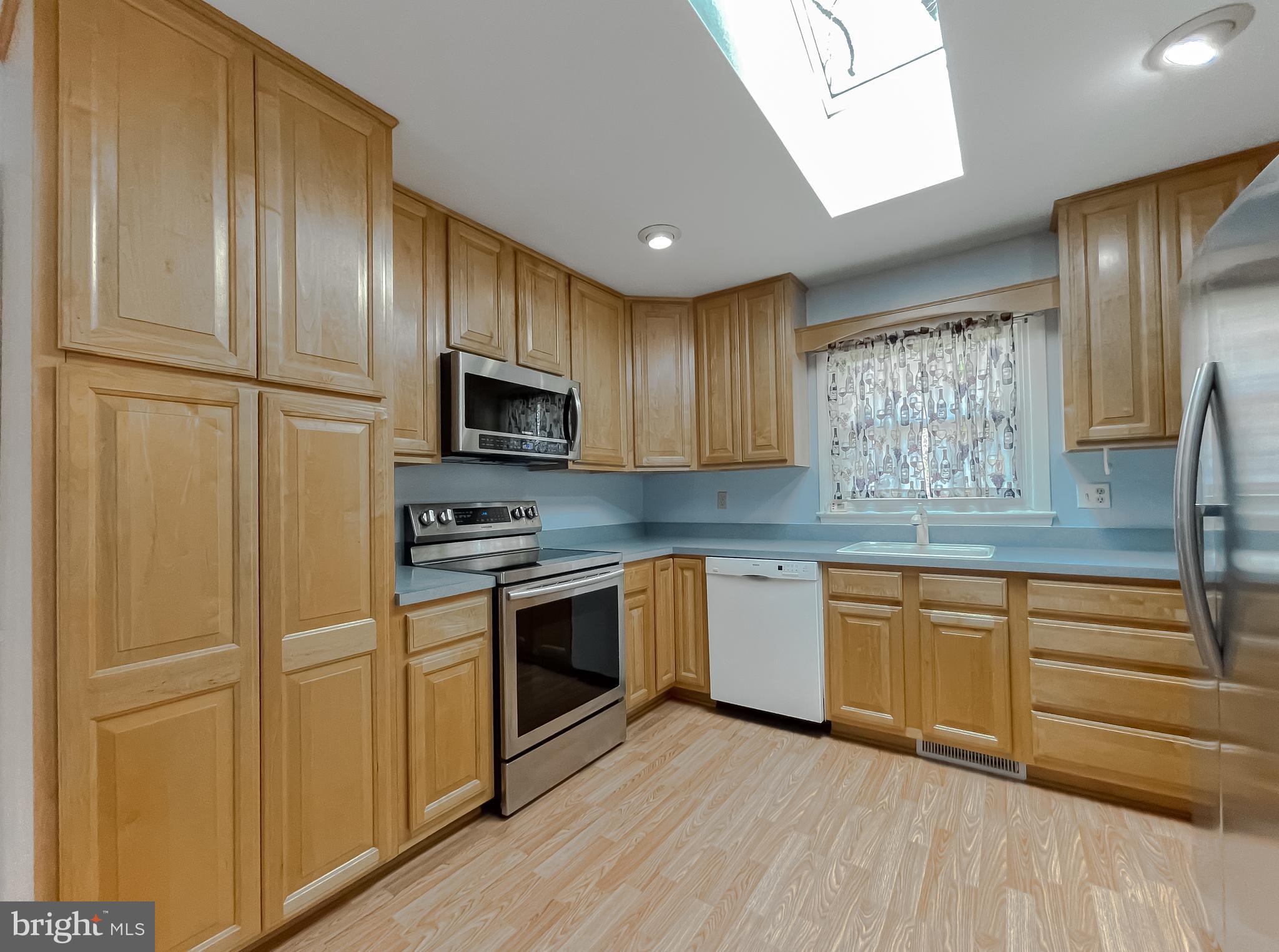 ESPERANZA FARMS - Residential Lease