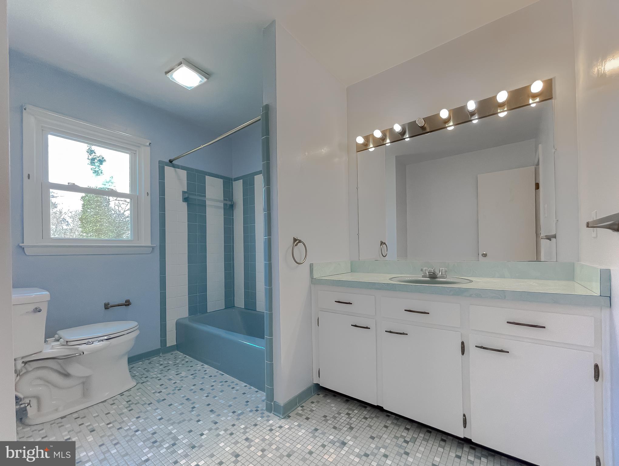 ESPERANZA FARMS - Residential Lease