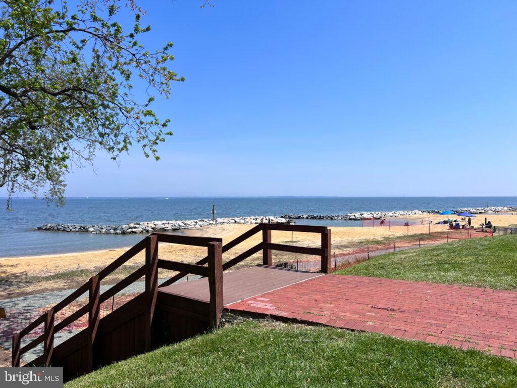 WOODLAND BEACH - Residential