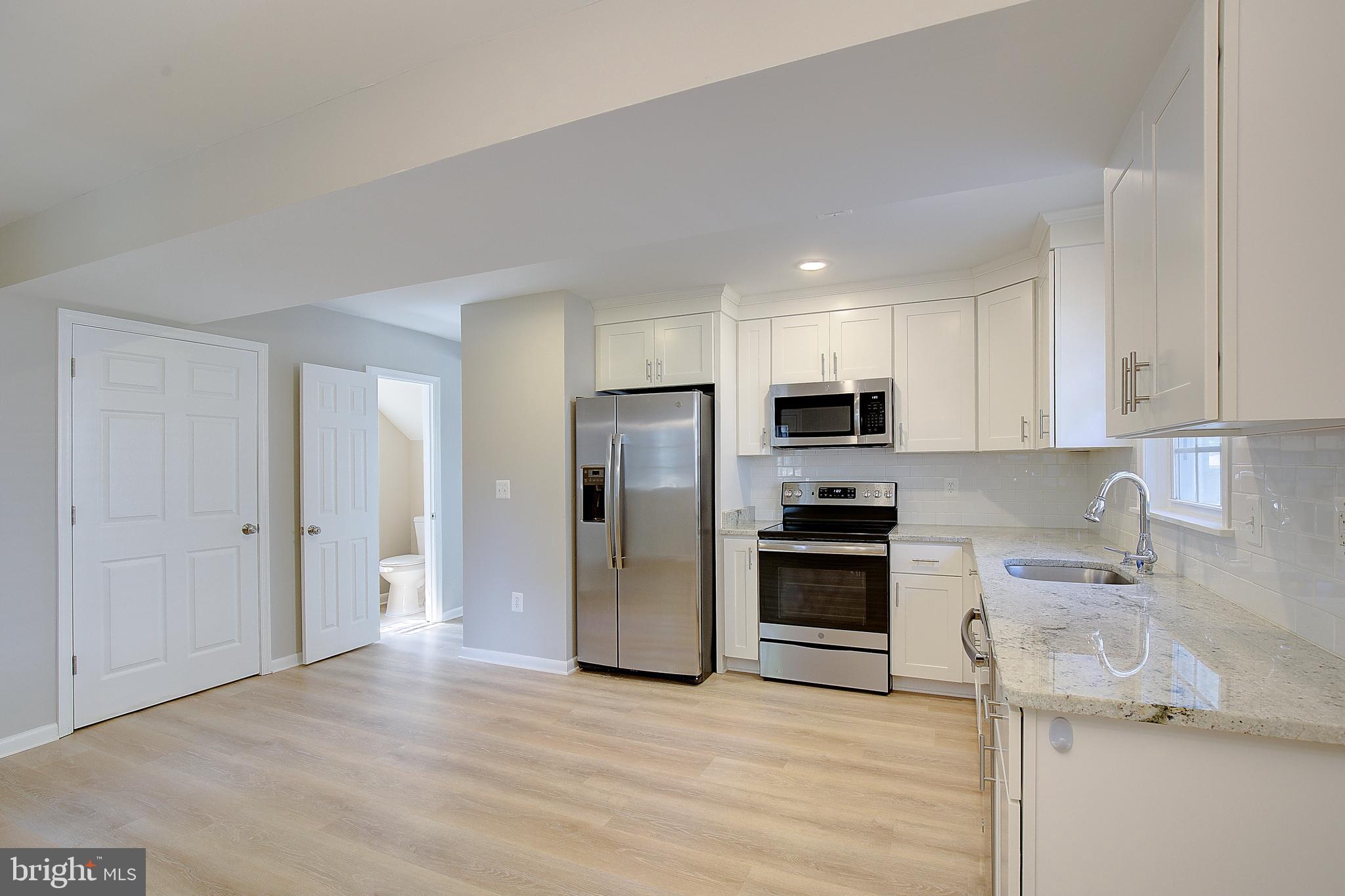 WOODLAND BEACH - Residential