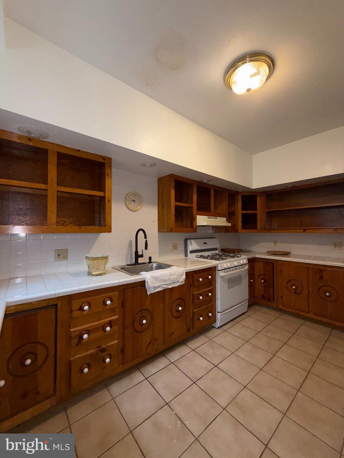 GRADUATE HOSPITAL - Residential Lease