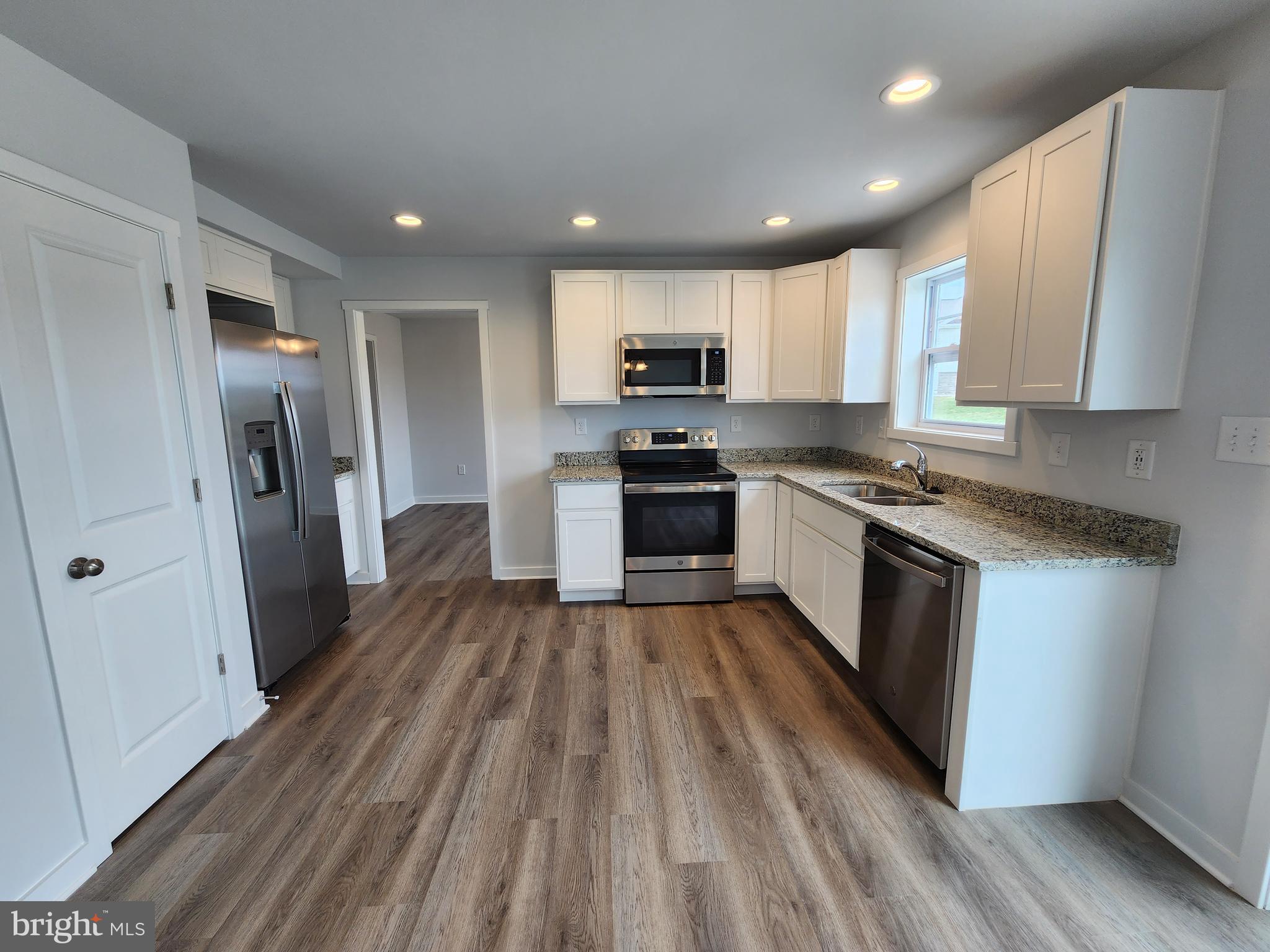 POINT VIEW ESTATES - Residential