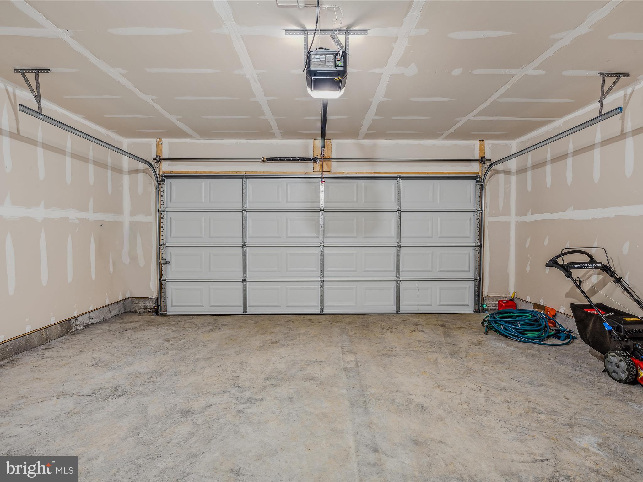 MAGNOLIA SPRINGS - Residential