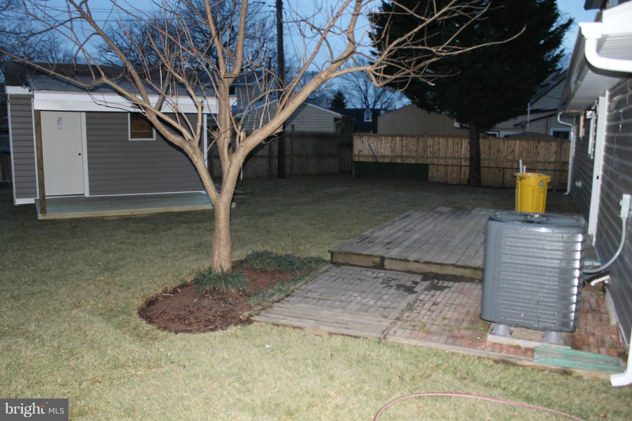 COUNTRY CLUB ESTATES - Residential