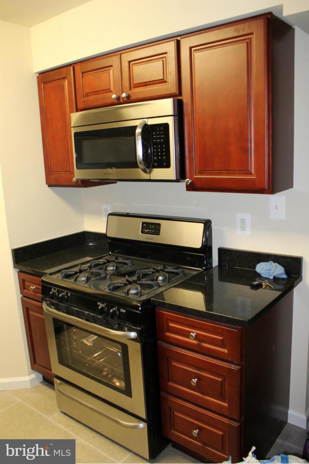 COUNTRY CLUB ESTATES - Residential