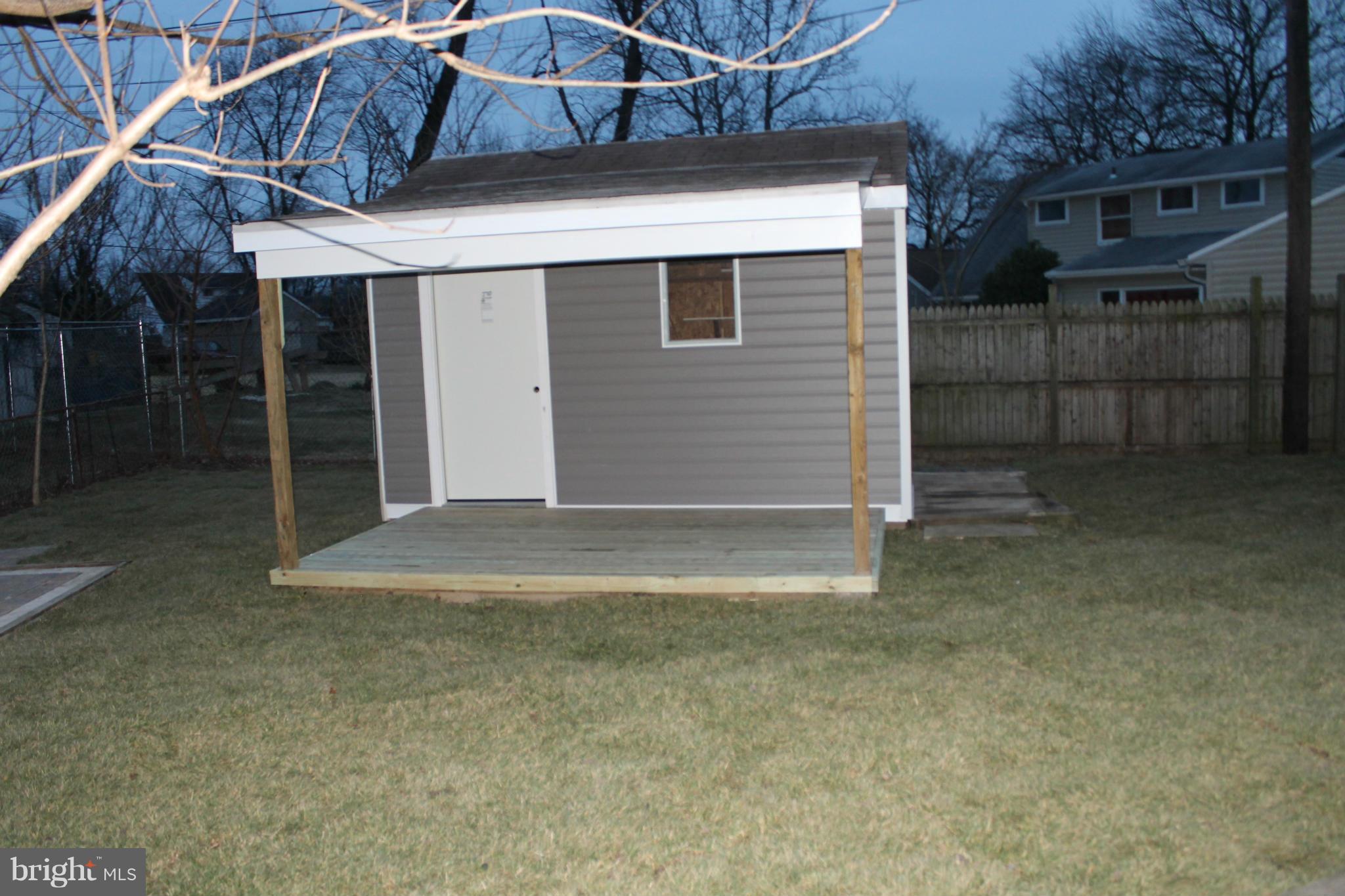 COUNTRY CLUB ESTATES - Residential