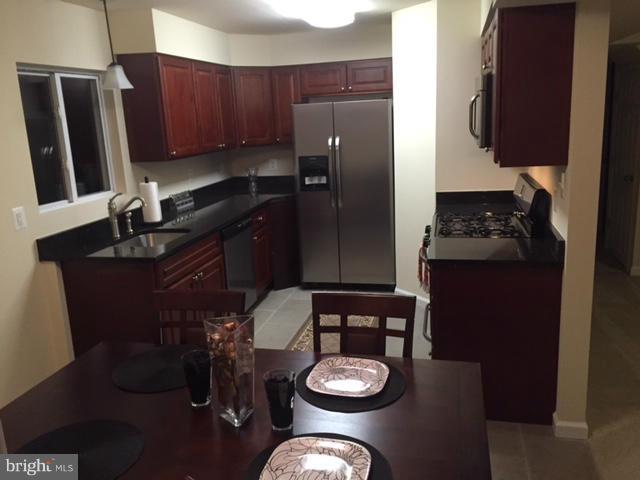 COUNTRY CLUB ESTATES - Residential