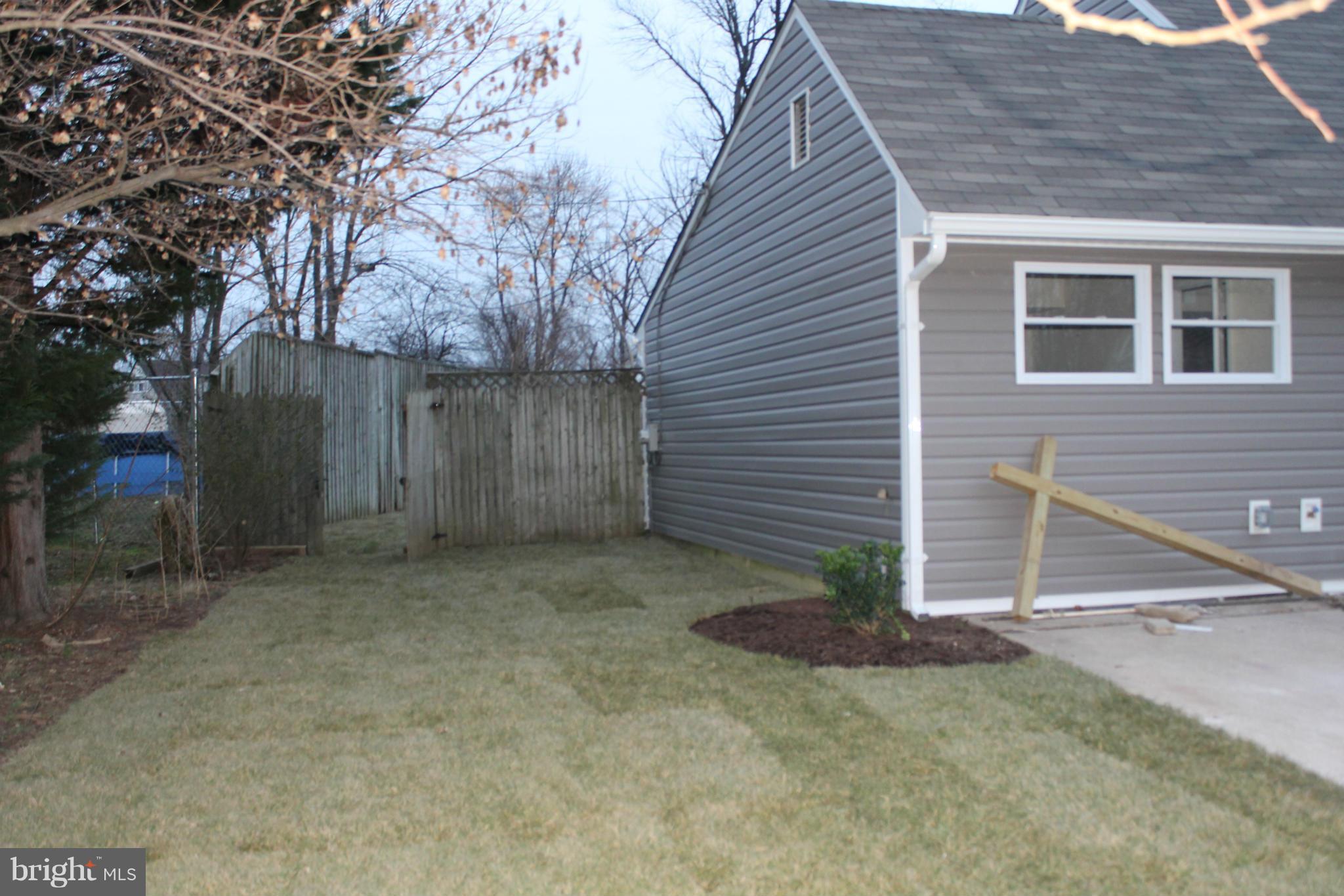 COUNTRY CLUB ESTATES - Residential