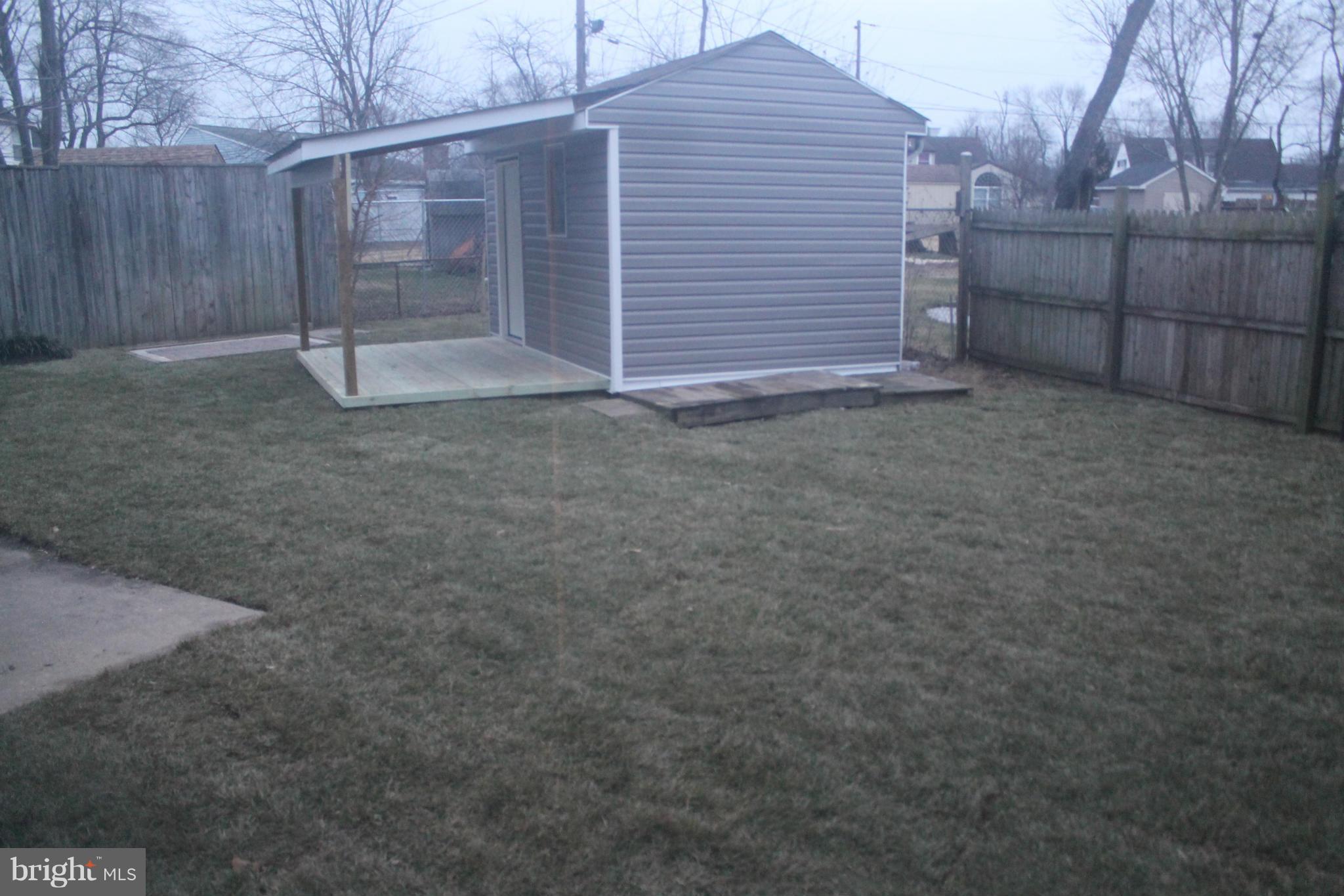 COUNTRY CLUB ESTATES - Residential