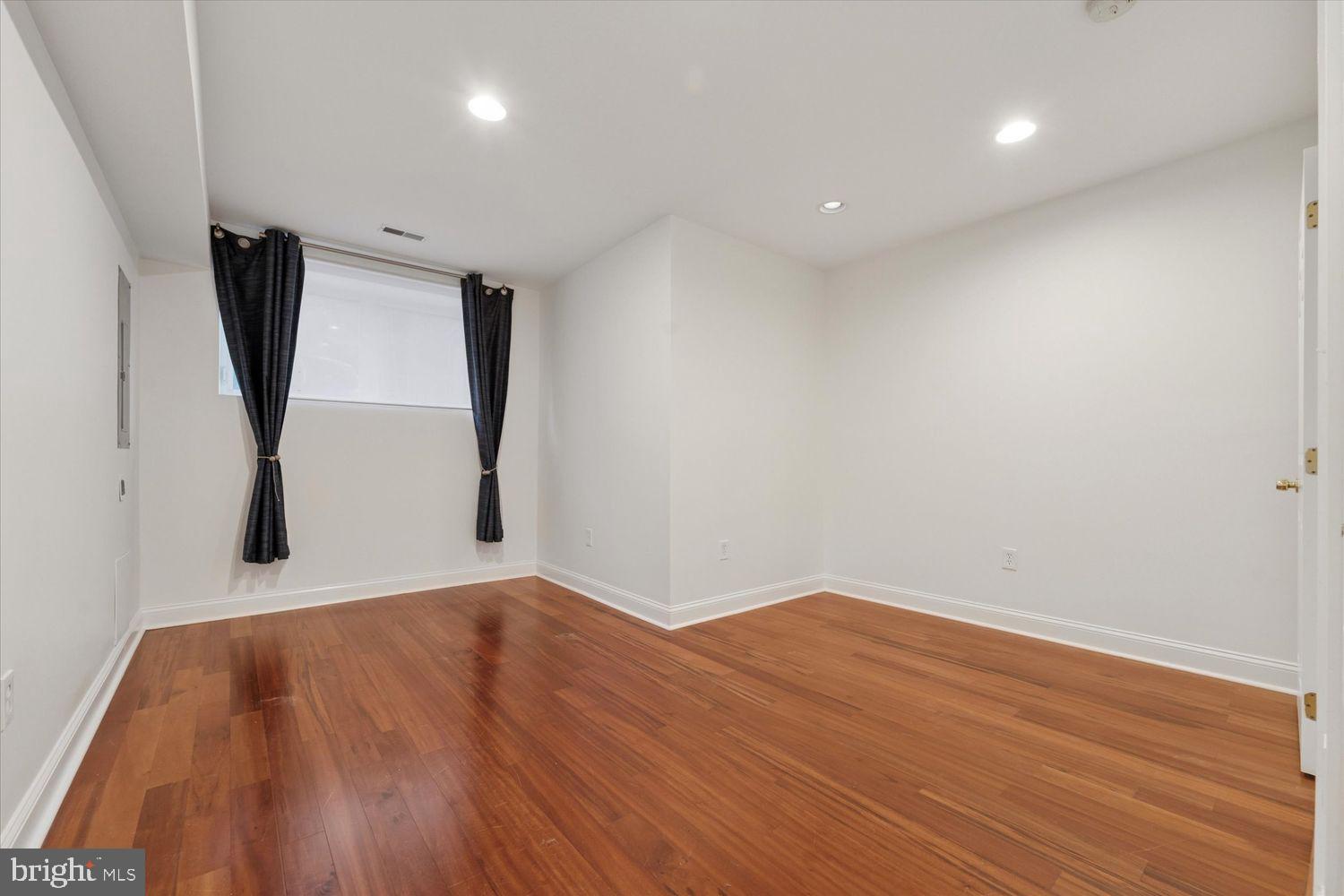 GRADUATE HOSPITAL - Residential