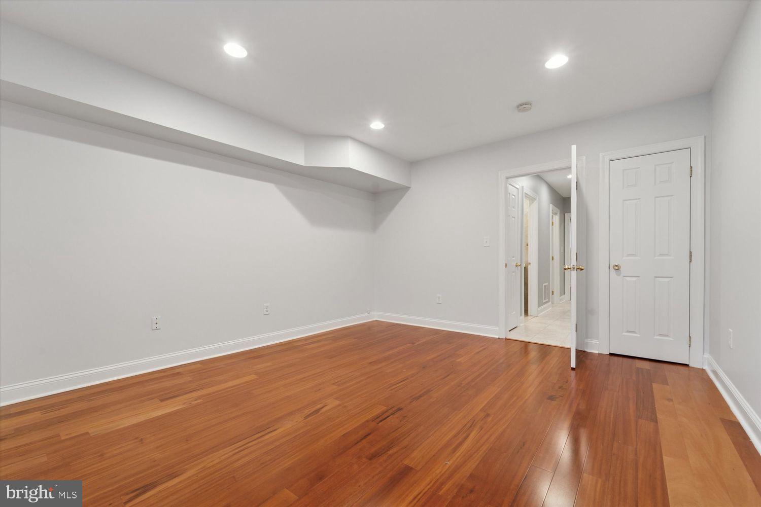 GRADUATE HOSPITAL - Residential