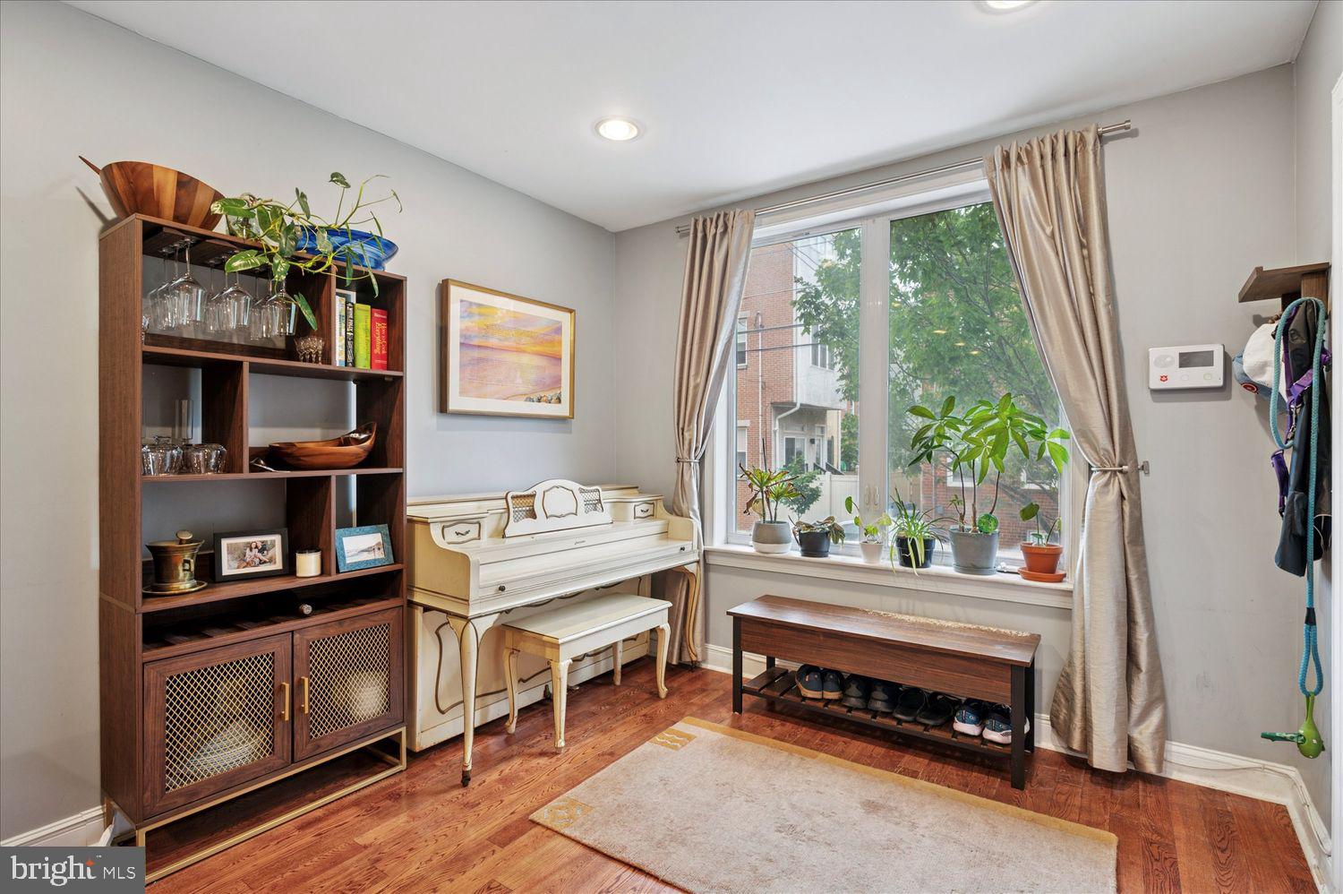 GRADUATE HOSPITAL - Residential