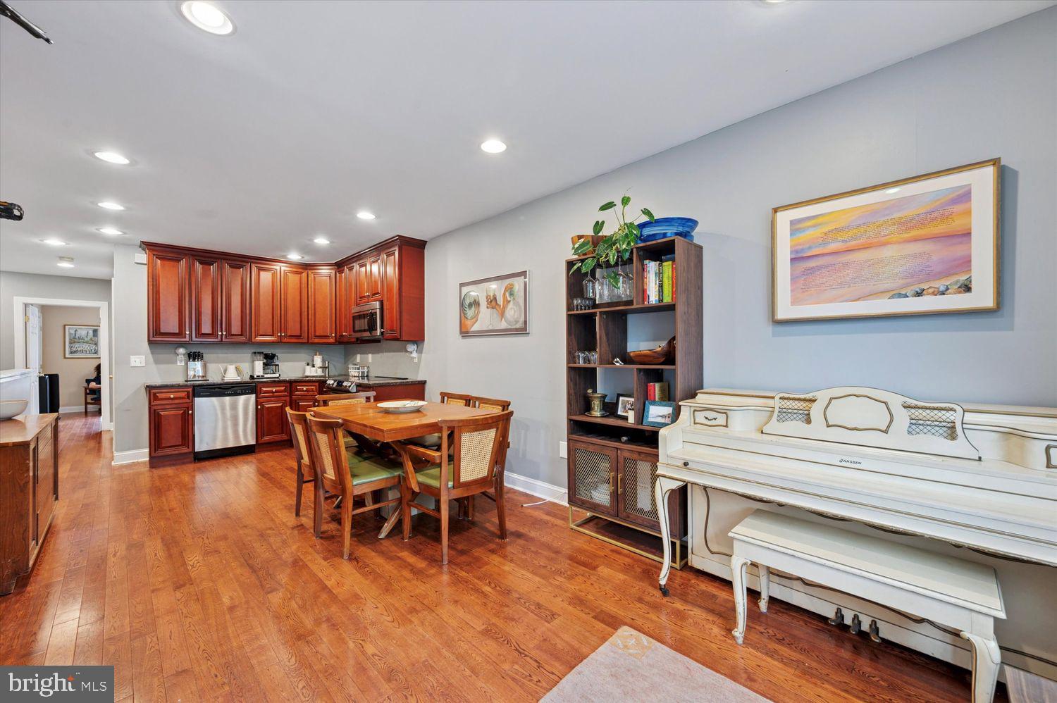 GRADUATE HOSPITAL - Residential