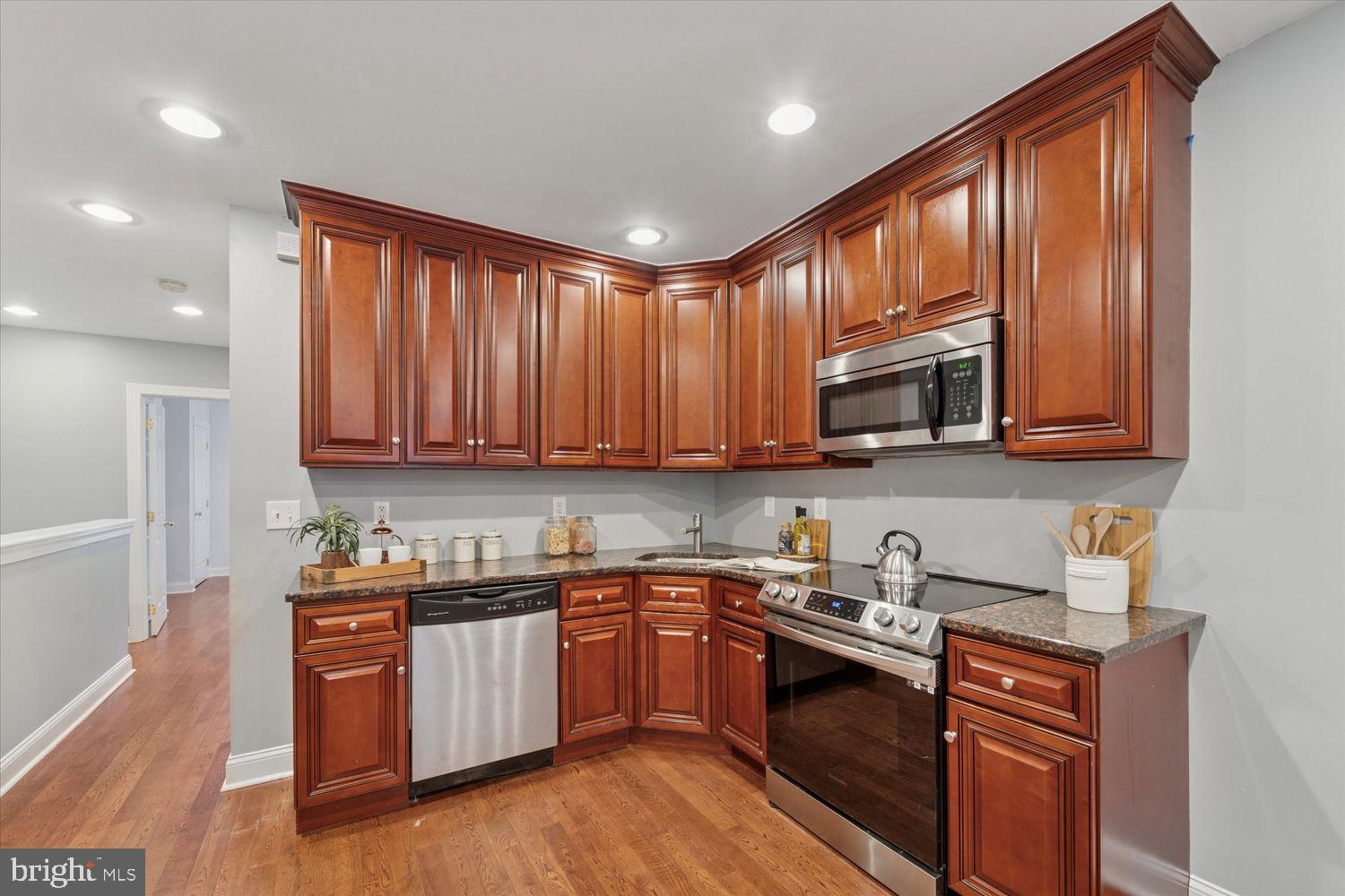 GRADUATE HOSPITAL - Residential