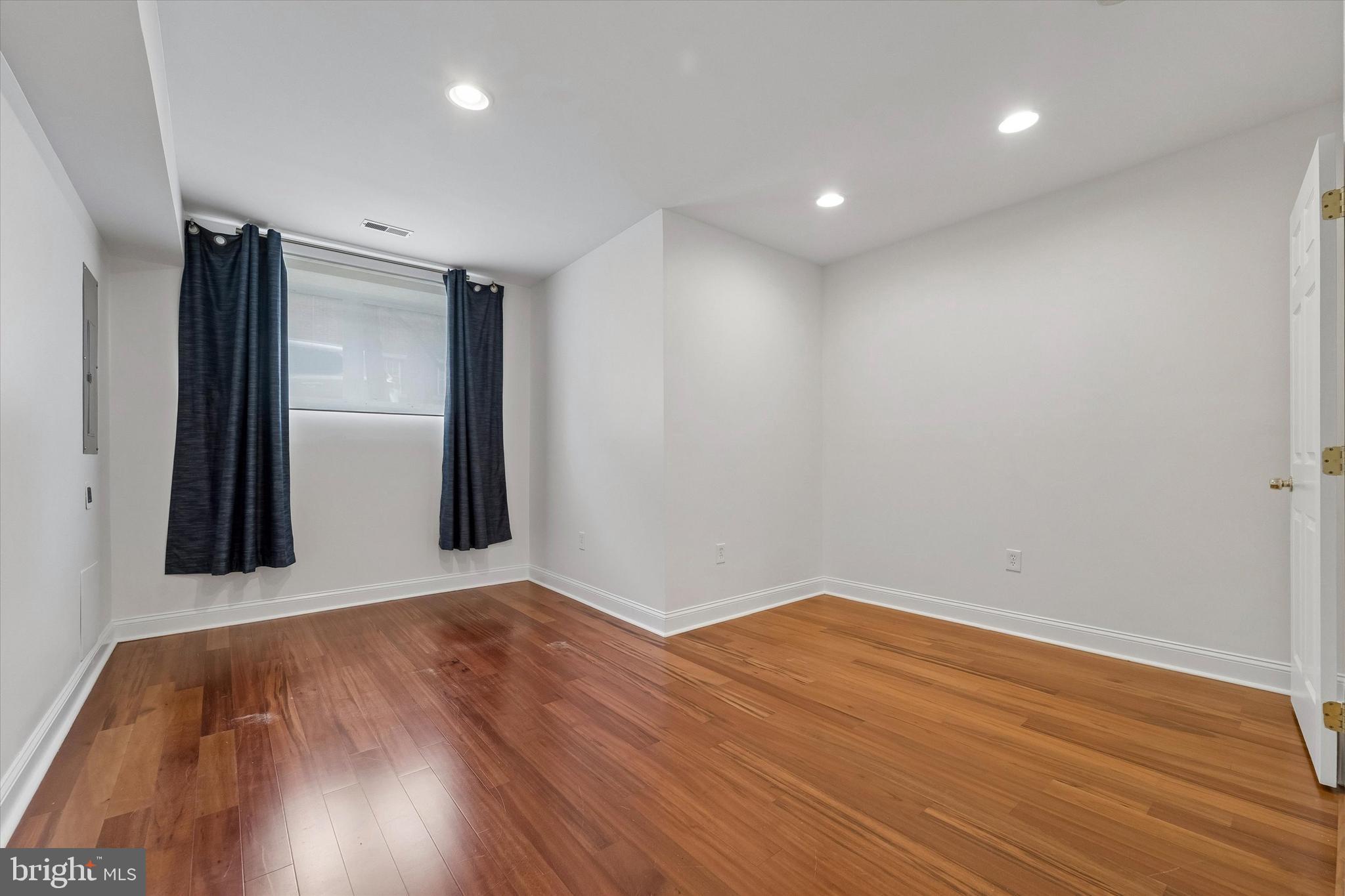 GRADUATE HOSPITAL - Residential