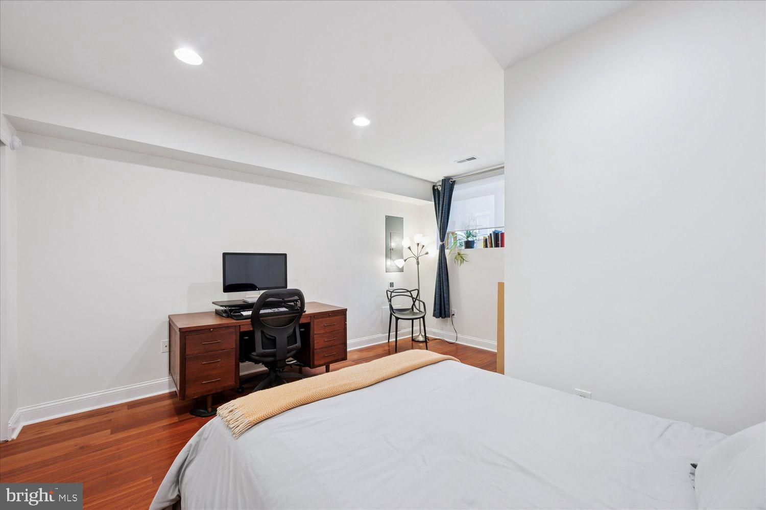 GRADUATE HOSPITAL - Residential