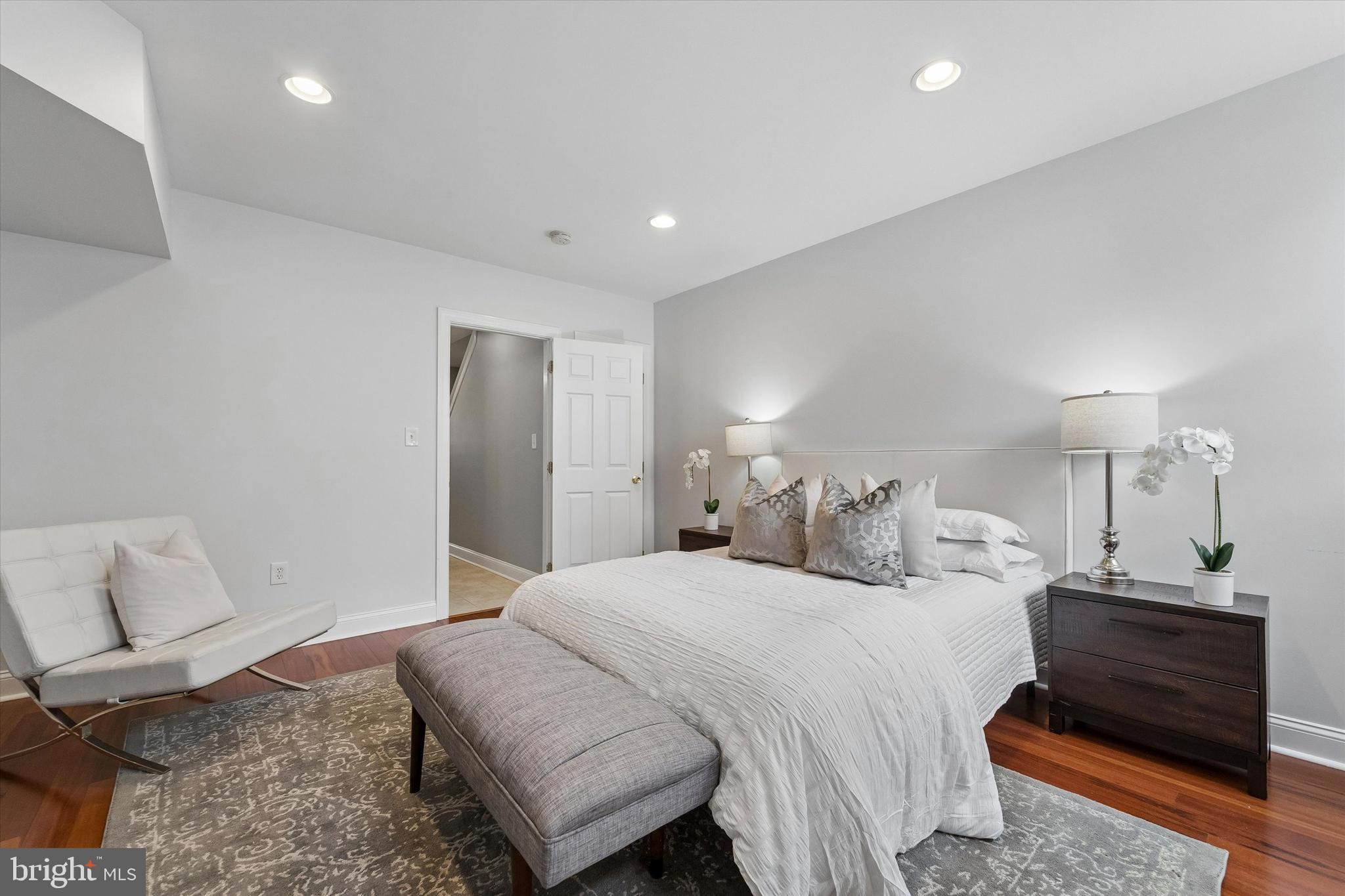 GRADUATE HOSPITAL - Residential