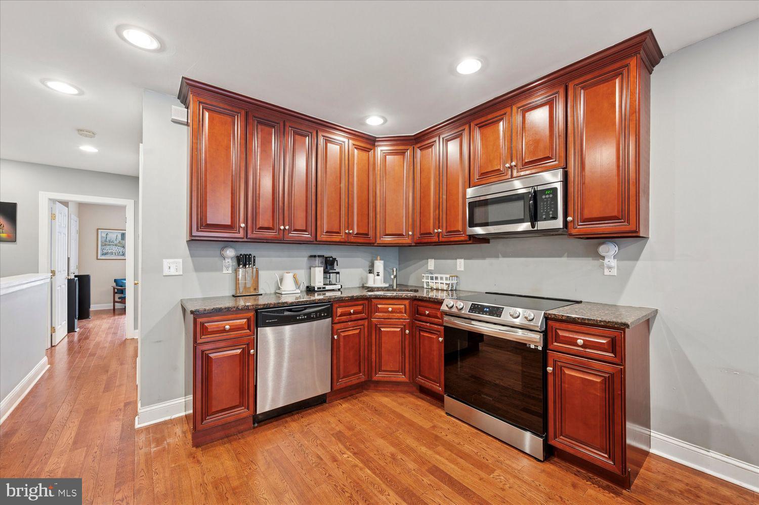 GRADUATE HOSPITAL - Residential