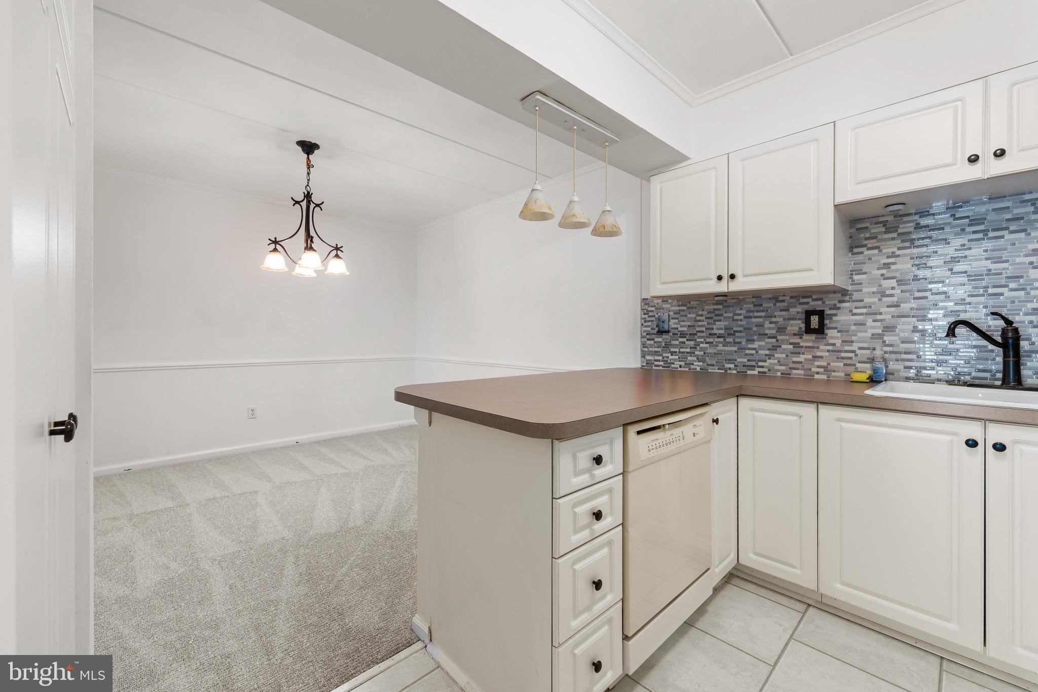 81 OAKRIDGE DRIVE