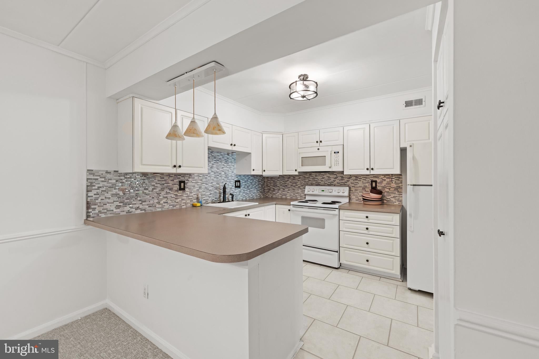 81 OAKRIDGE DRIVE