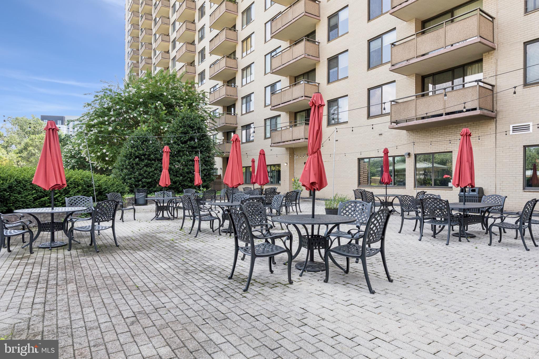 PROMENADE TOWERS - Residential