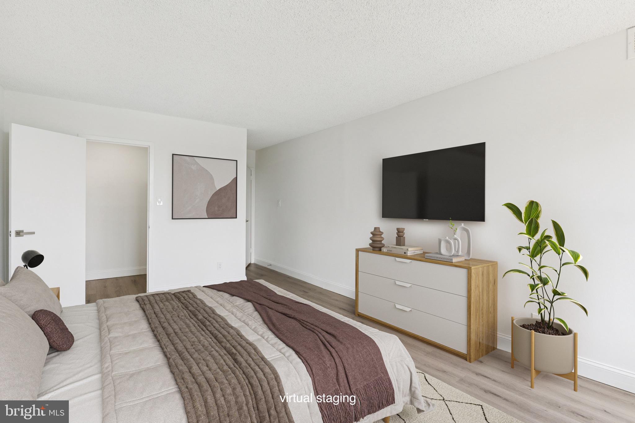 PROMENADE TOWERS - Residential