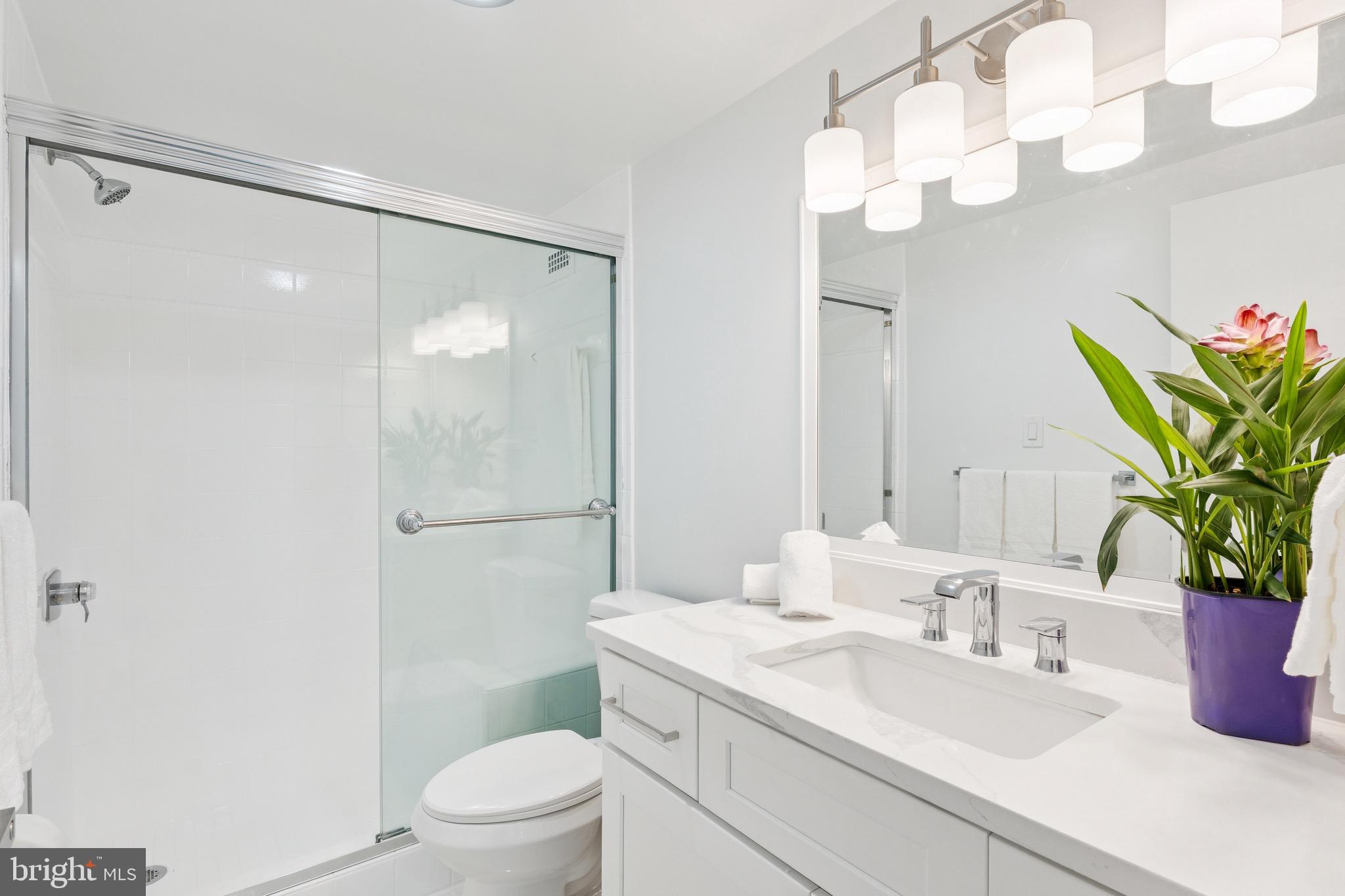 PROMENADE TOWERS - Residential