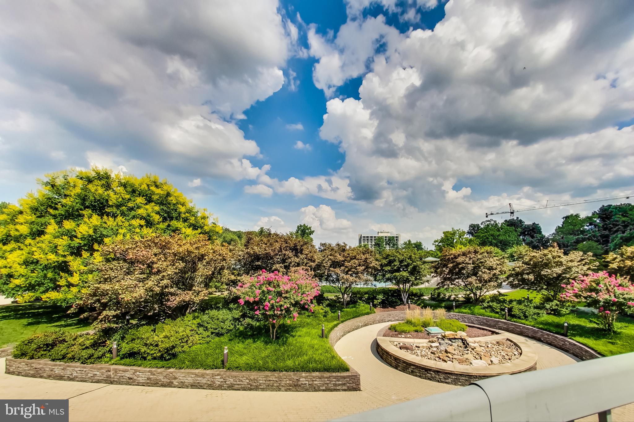 PROMENADE TOWERS - Residential