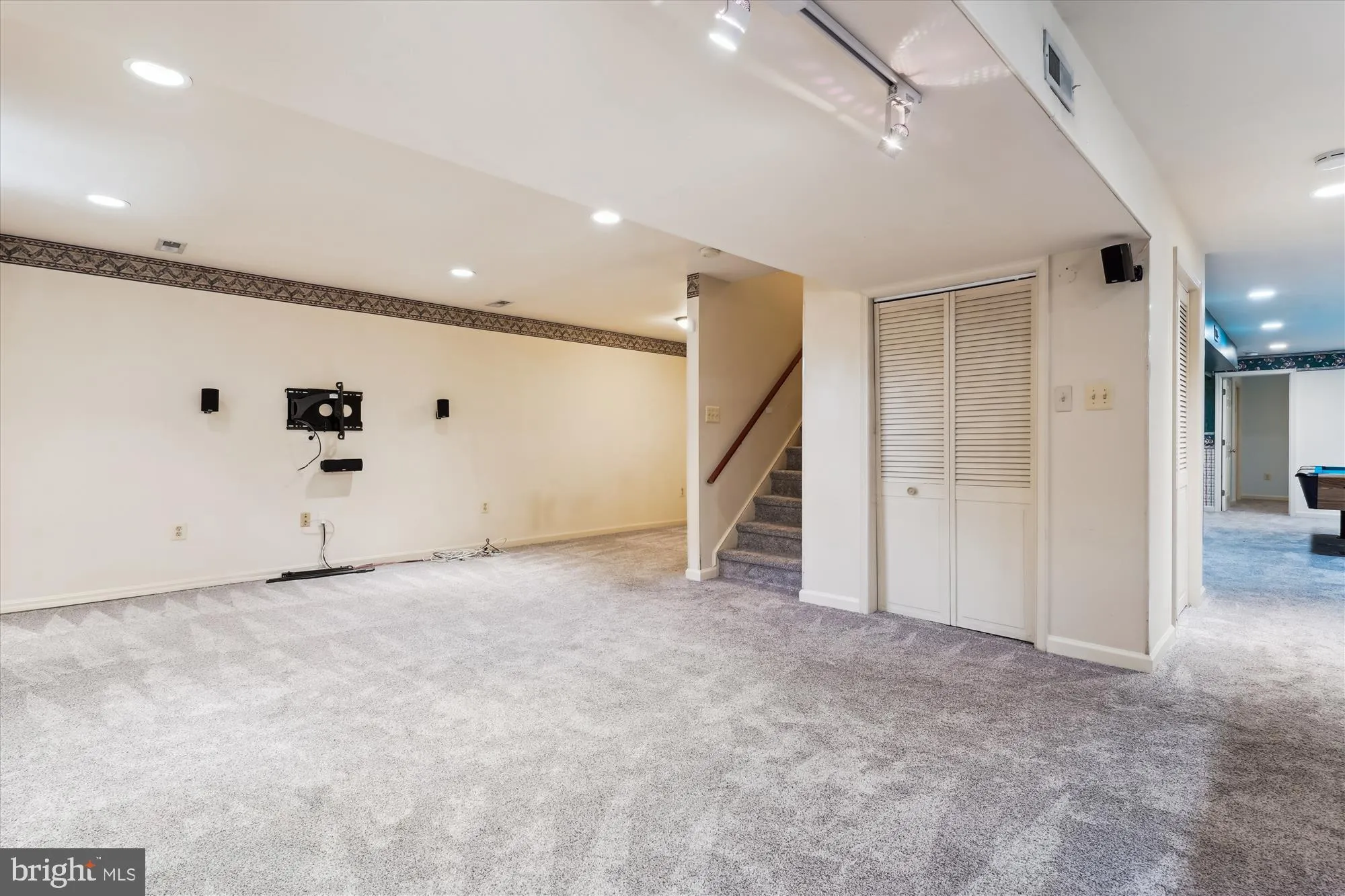 Springfield, Virginia 22152, United States, 4 Bedrooms Bedrooms, ,4 BathroomsBathrooms,Residential,Pending,151635