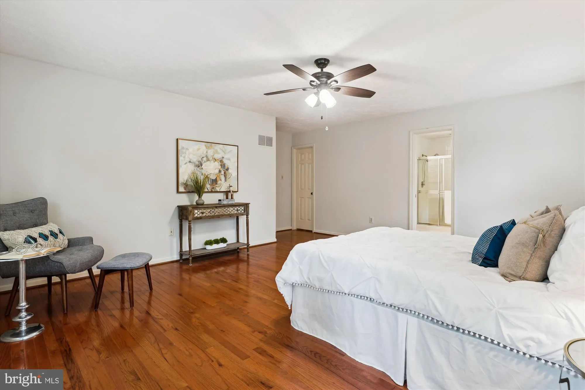 Springfield, Virginia 22152, United States, 4 Bedrooms Bedrooms, ,4 BathroomsBathrooms,Residential,Pending,151635