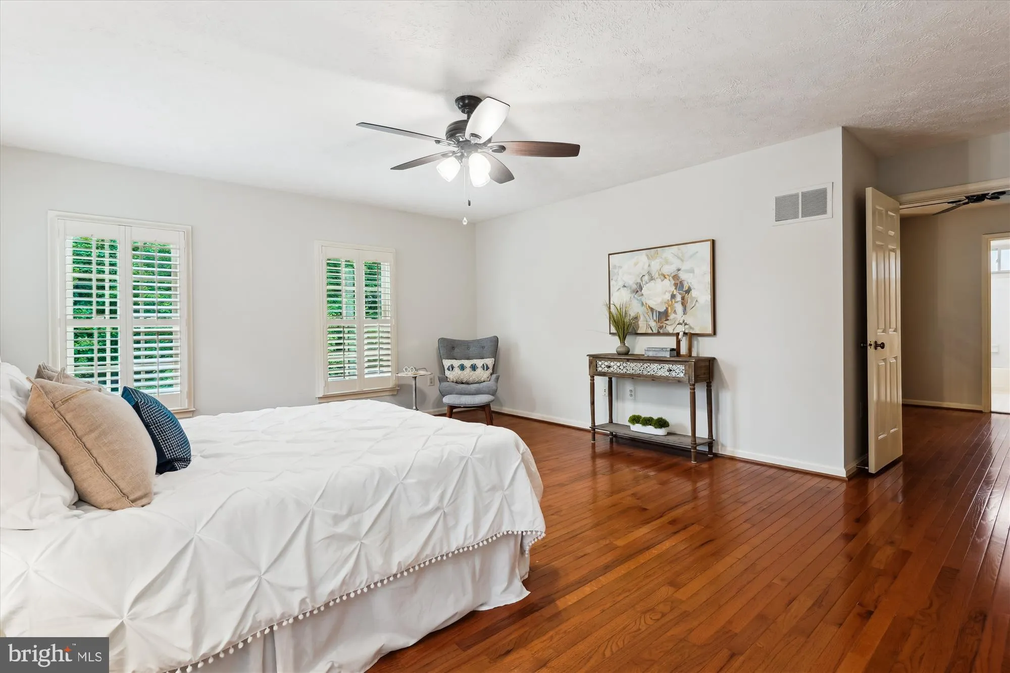 Springfield, Virginia 22152, United States, 4 Bedrooms Bedrooms, ,4 BathroomsBathrooms,Residential,Pending,151635