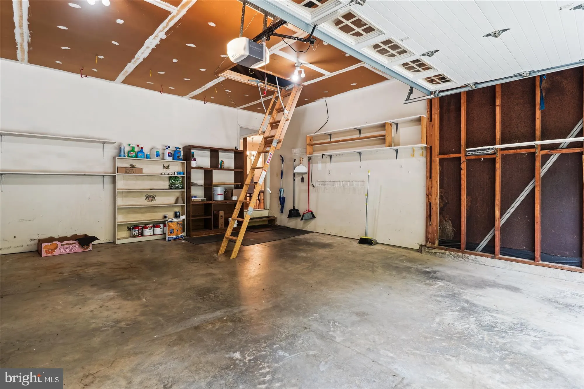 Springfield, Virginia 22152, United States, 4 Bedrooms Bedrooms, ,4 BathroomsBathrooms,Residential,Pending,151635