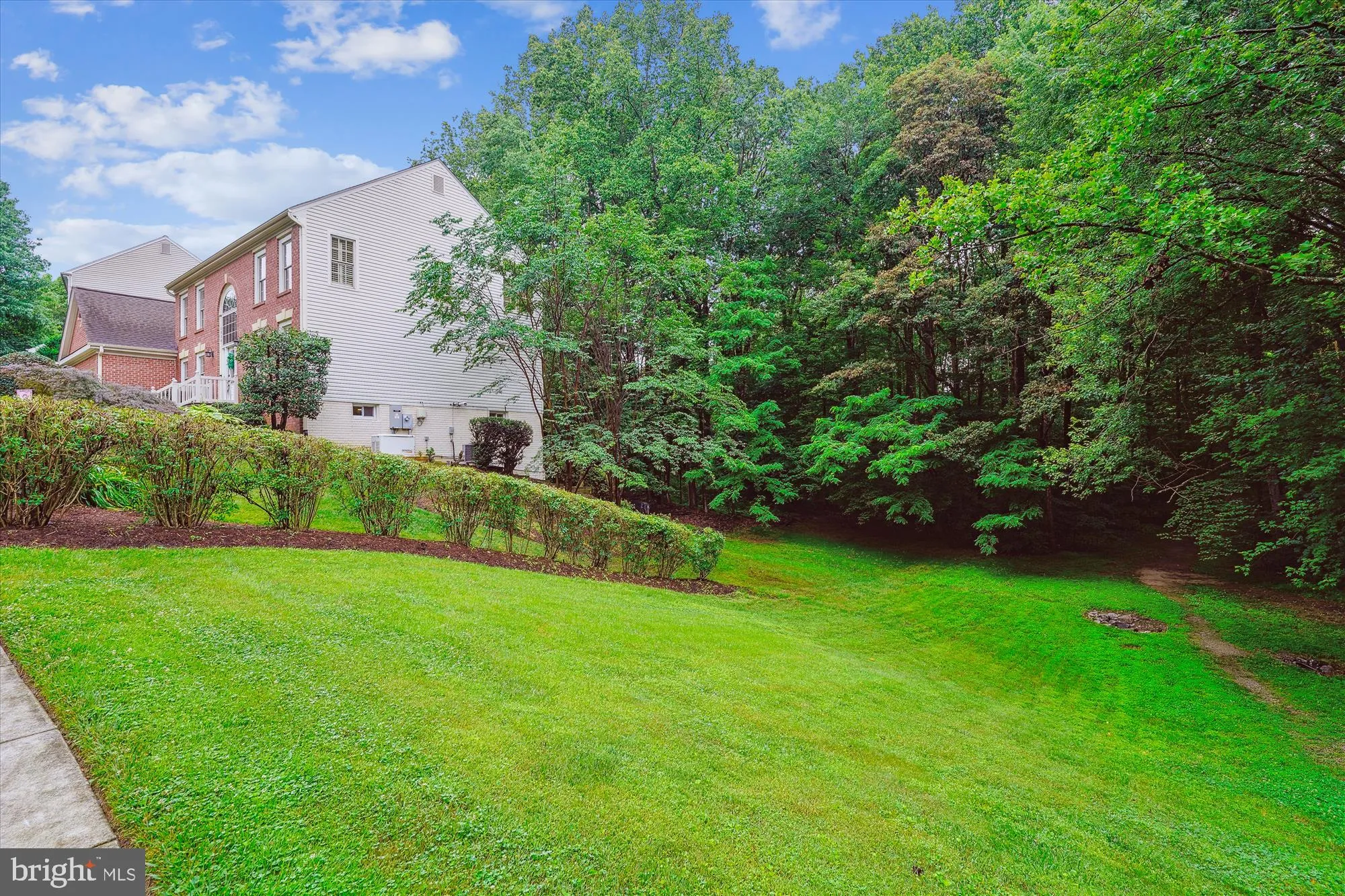 Springfield, Virginia 22152, United States, 4 Bedrooms Bedrooms, ,4 BathroomsBathrooms,Residential,Pending,151635