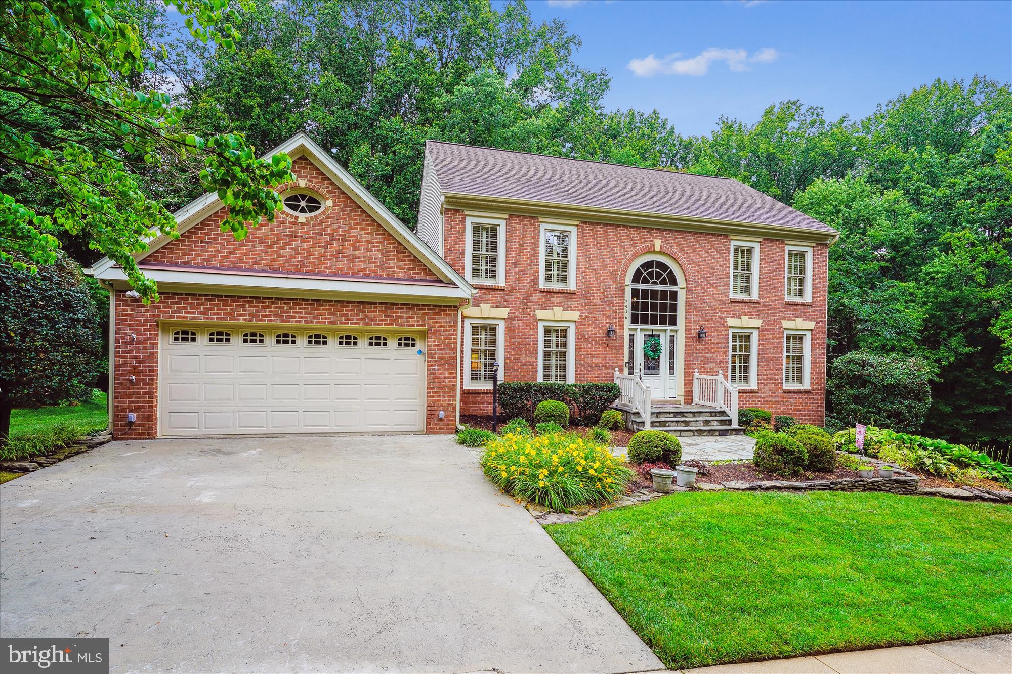 7936 LOBELIA LN