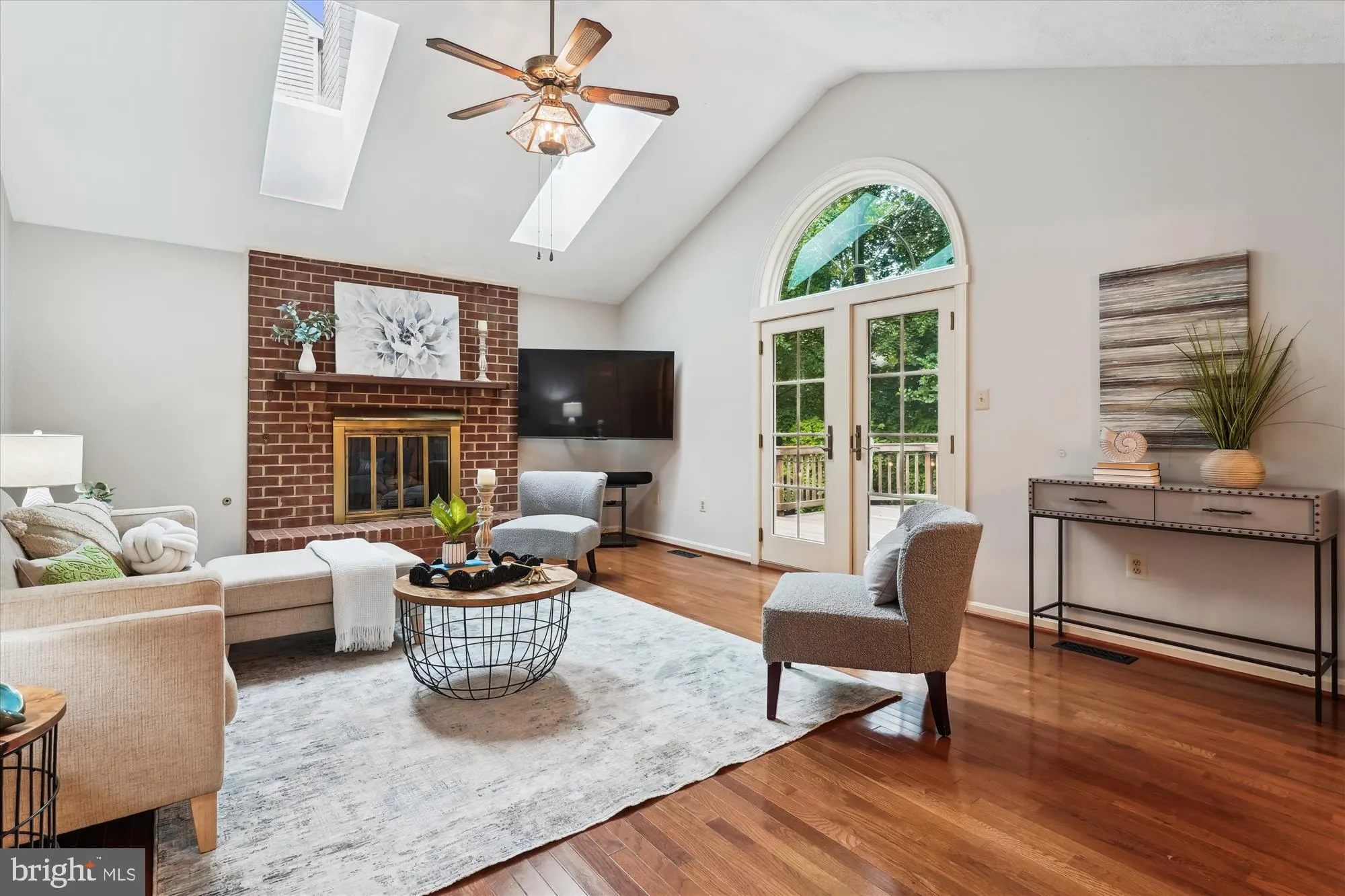 Springfield, Virginia 22152, United States, 4 Bedrooms Bedrooms, ,4 BathroomsBathrooms,Residential,Pending,151635