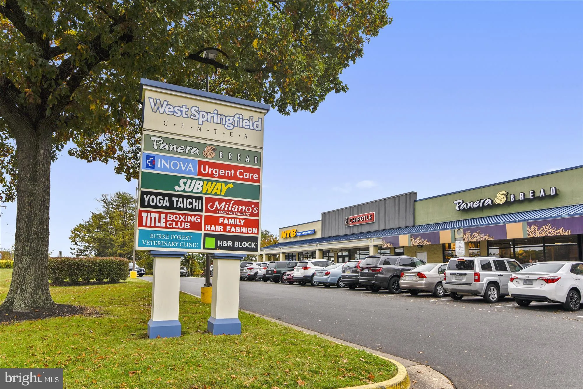 Springfield, Virginia 22152, United States, 4 Bedrooms Bedrooms, ,4 BathroomsBathrooms,Residential,Pending,151635