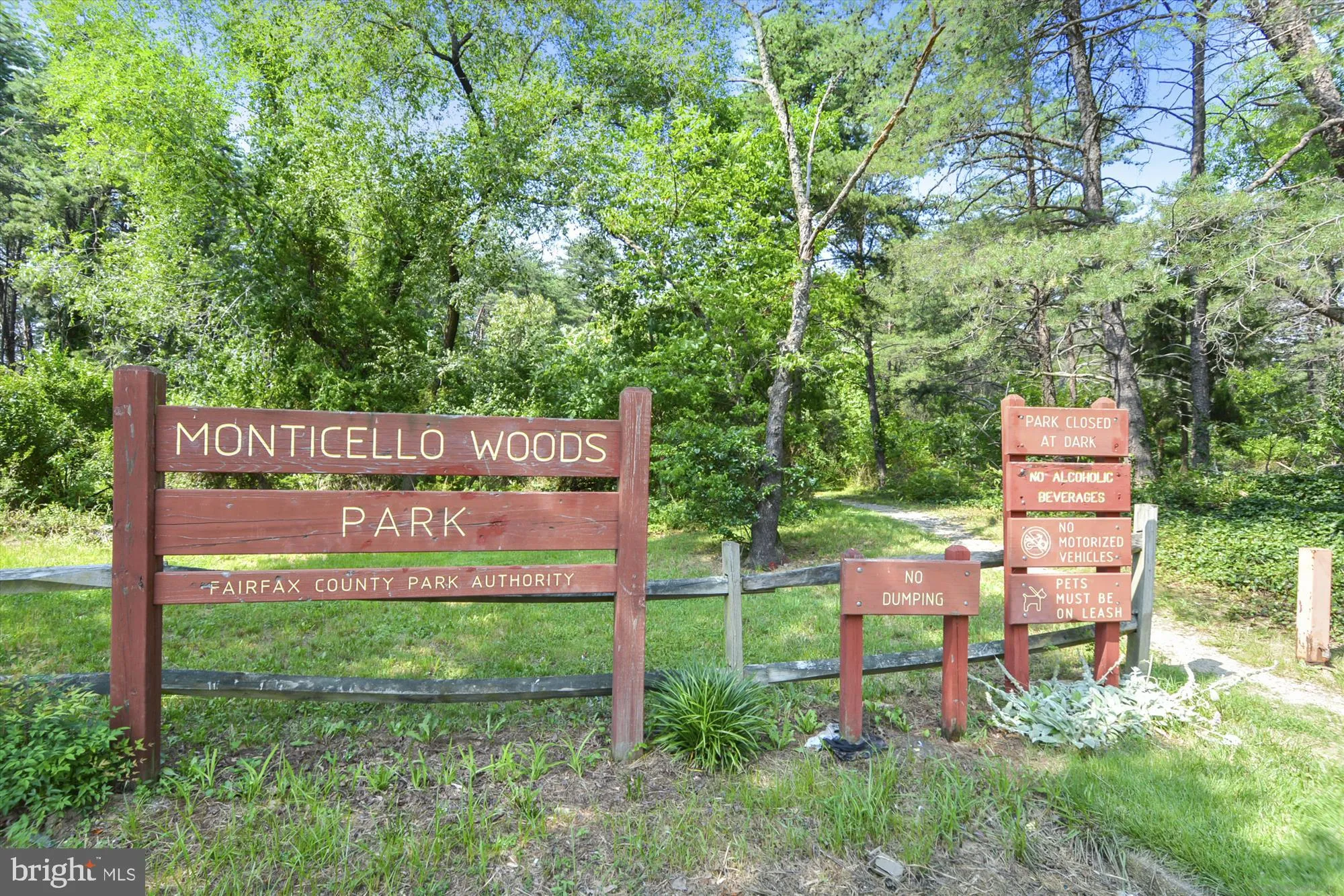 Springfield, Virginia 22152, United States, 4 Bedrooms Bedrooms, ,4 BathroomsBathrooms,Residential,Pending,151635