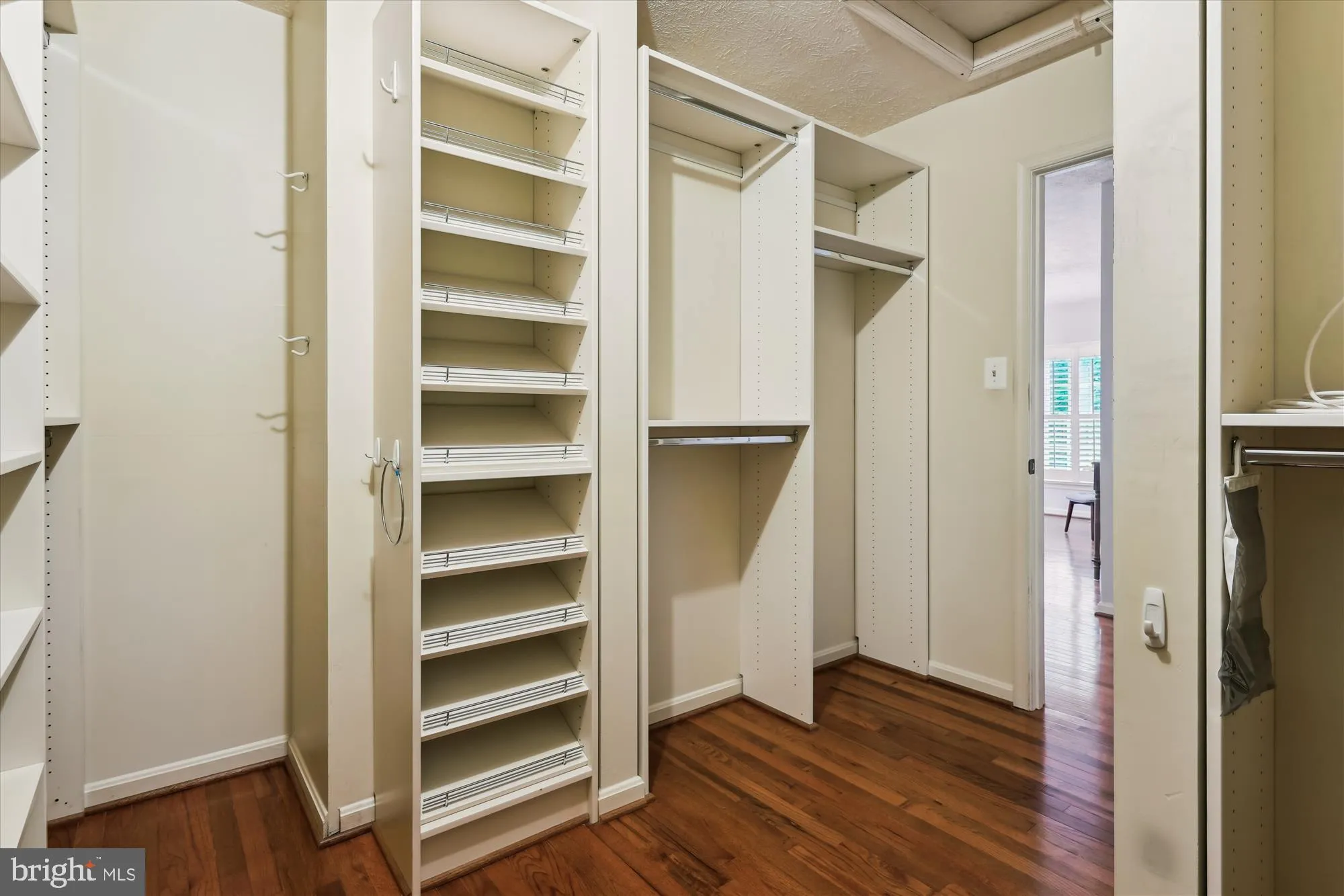 Springfield, Virginia 22152, United States, 4 Bedrooms Bedrooms, ,4 BathroomsBathrooms,Residential,Pending,151635