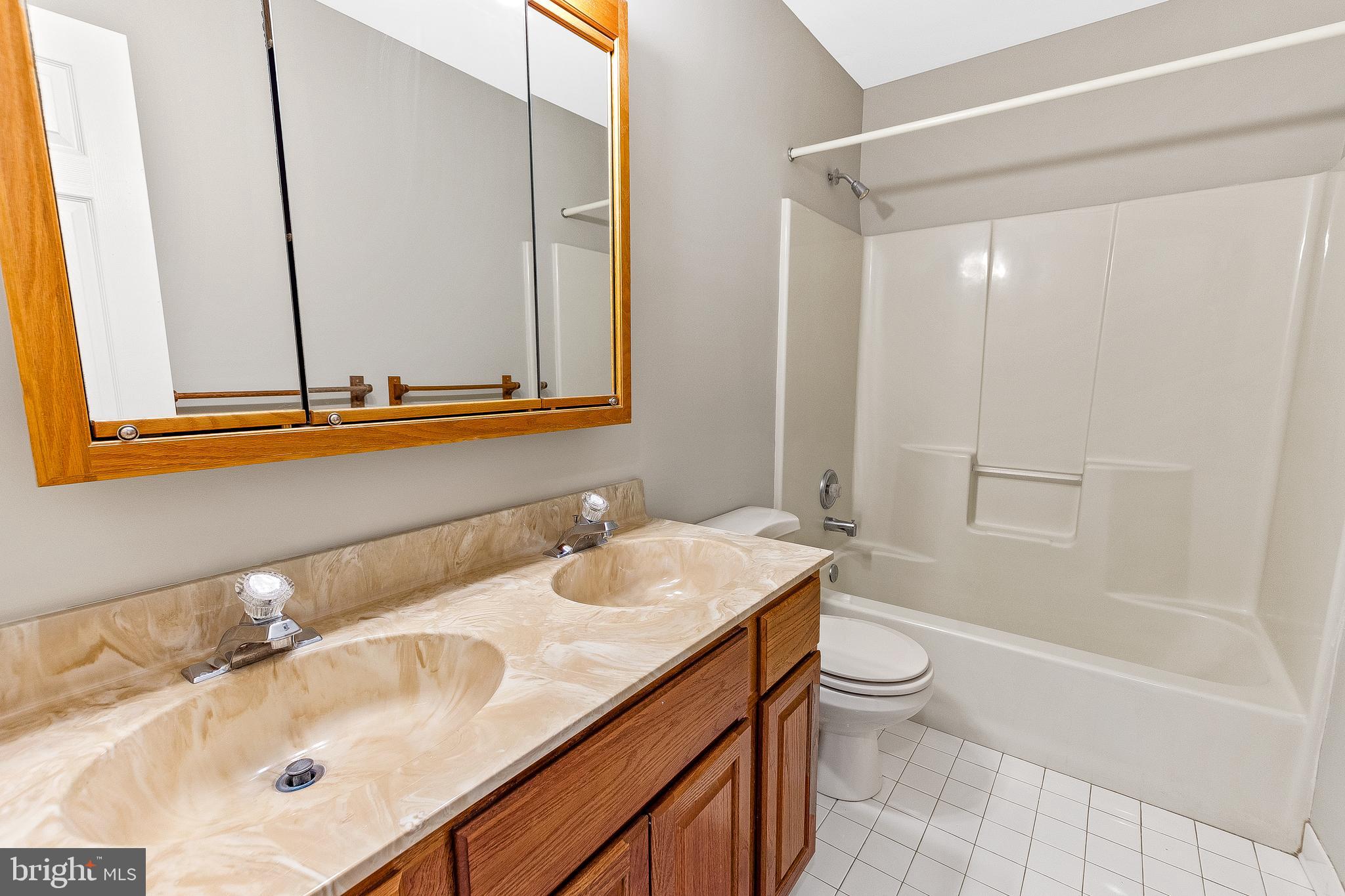 SHADY HILL FARMS - Residential