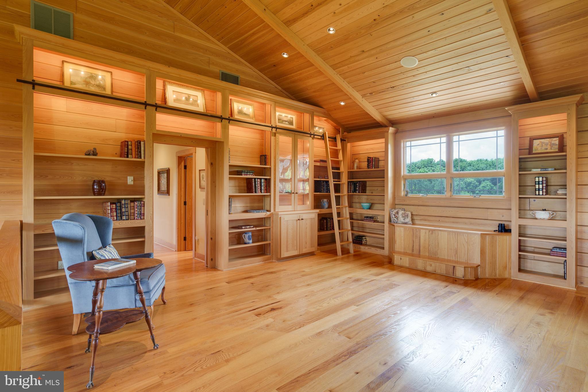 500 LOG CABIN LANE