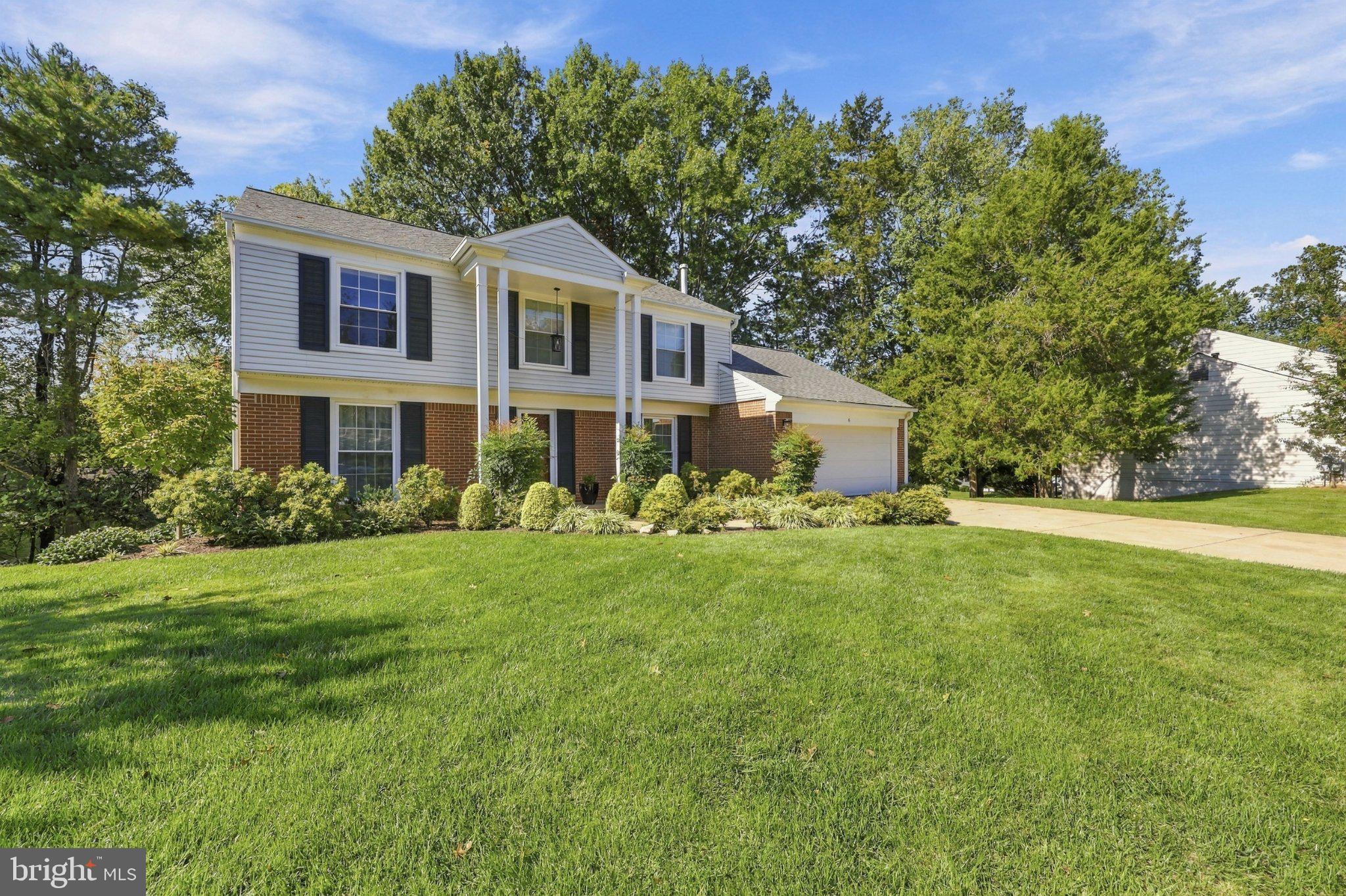 6 WANDERING TRAIL COURT